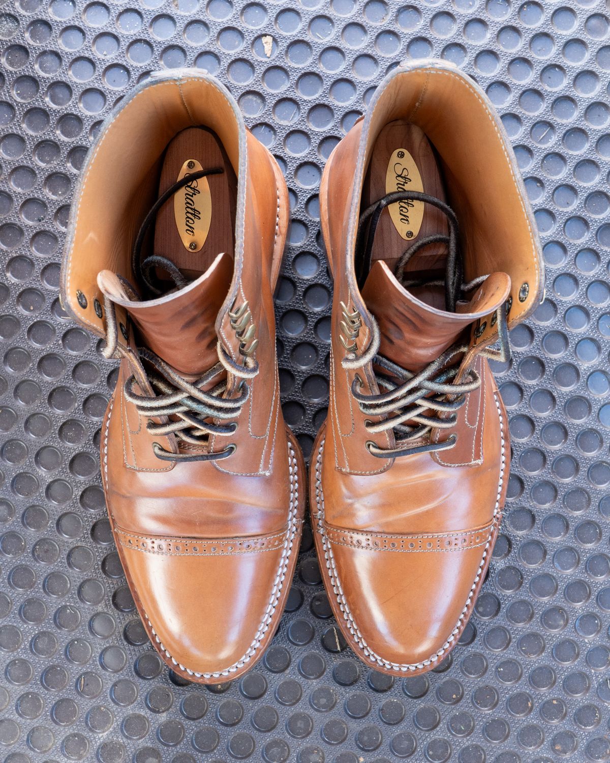 Photo by redfishjoefish on December 5, 2023 of the Midas Journey Derby Boot in Horween Unglazed Natural Shell Cordovan.