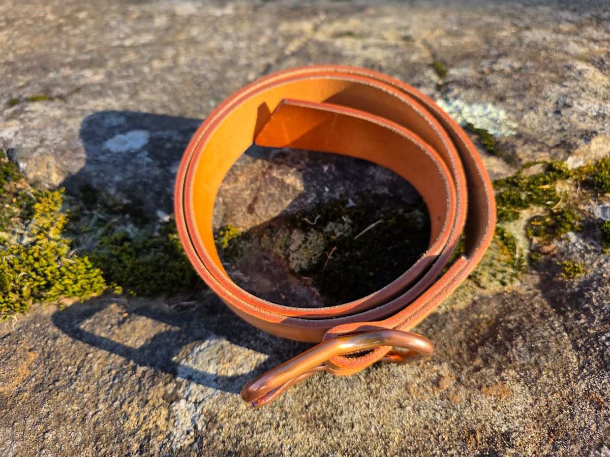 Photo by redfishjoefish on January 5, 2026 of the Emil Erwin Signature Belt in Natural in Horween Natural Latigo.