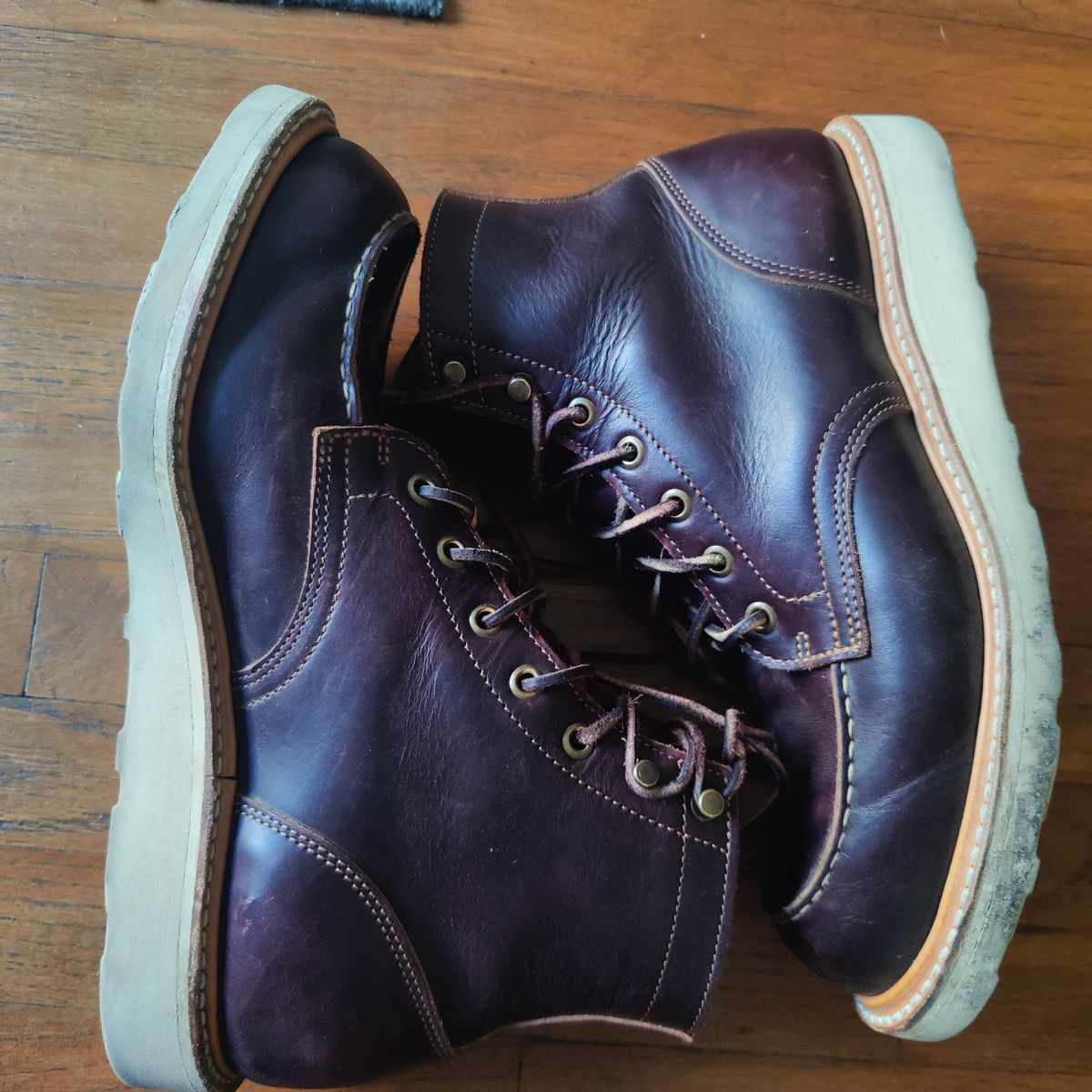 Photo by nicktamura on December 1, 2023 of the Truman Moc Toe in Seidel Oxblood Double Shot.