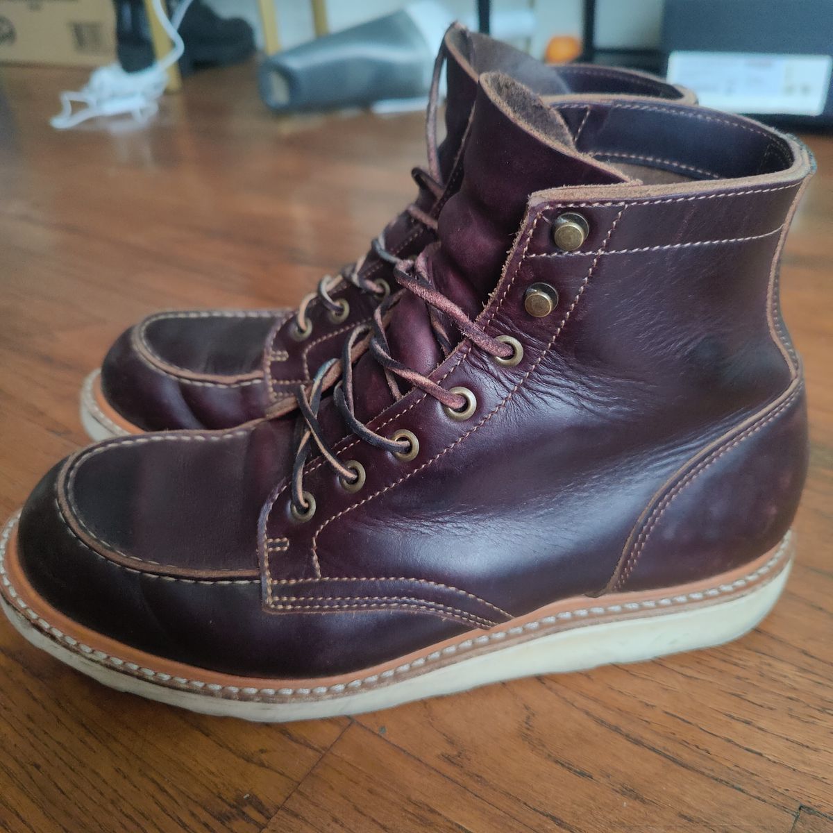 Photo by nicktamura on February 2, 2024 of the Truman Moc Toe in Seidel Oxblood Double Shot.