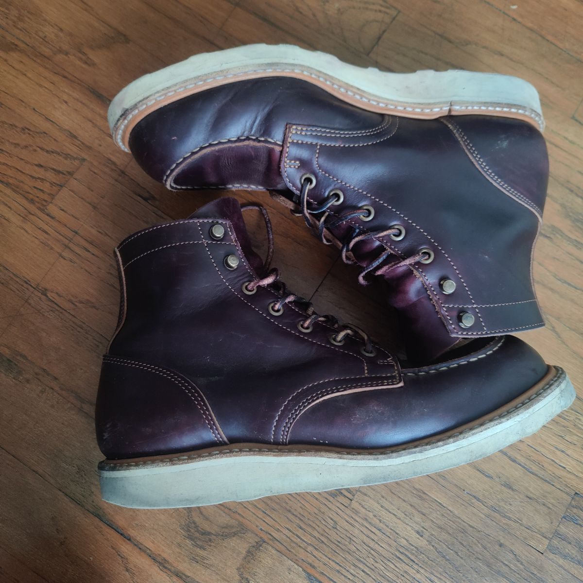 Photo by nicktamura on February 2, 2024 of the Truman Moc Toe in Seidel Oxblood Double Shot.