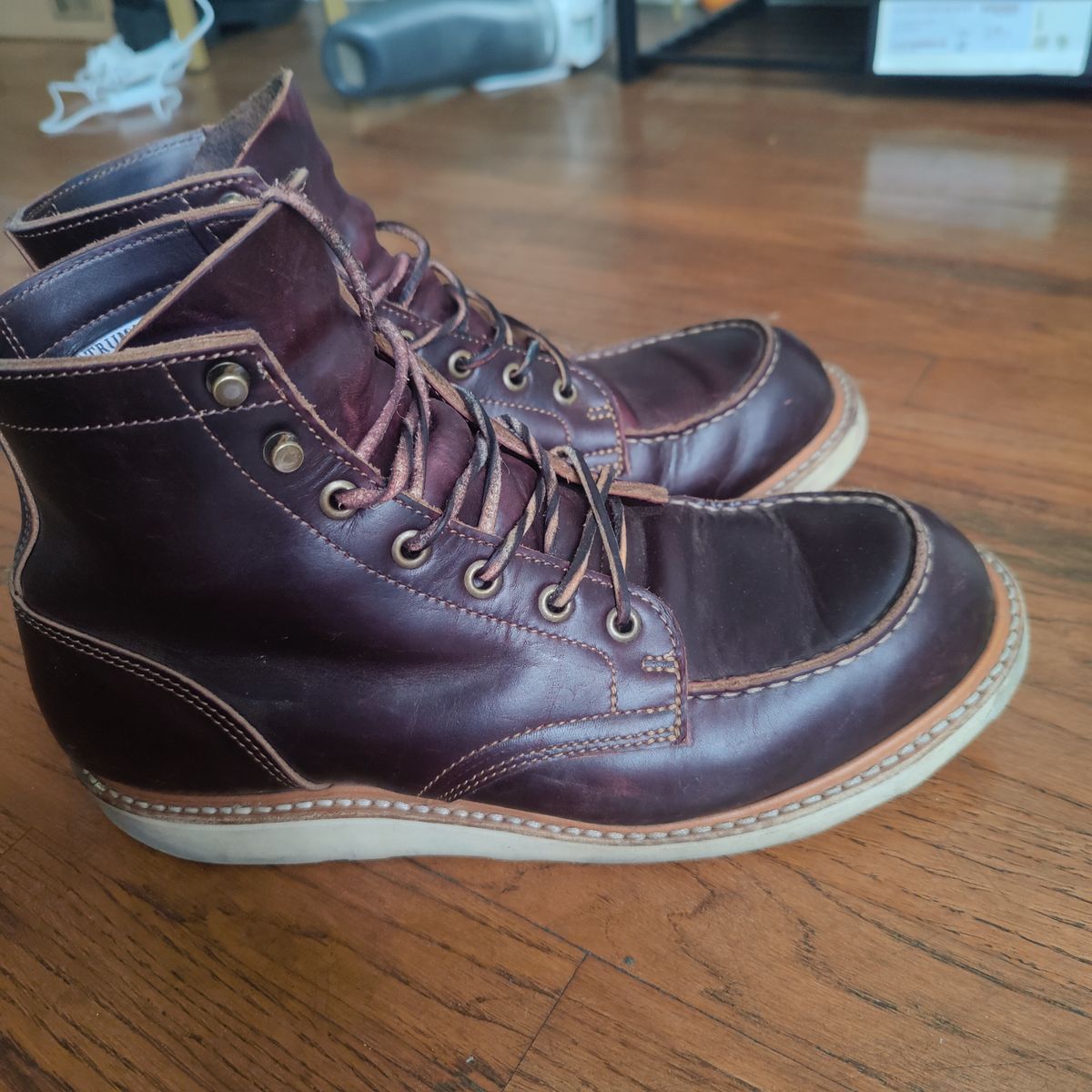 Photo by nicktamura on February 2, 2024 of the Truman Moc Toe in Seidel Oxblood Double Shot.