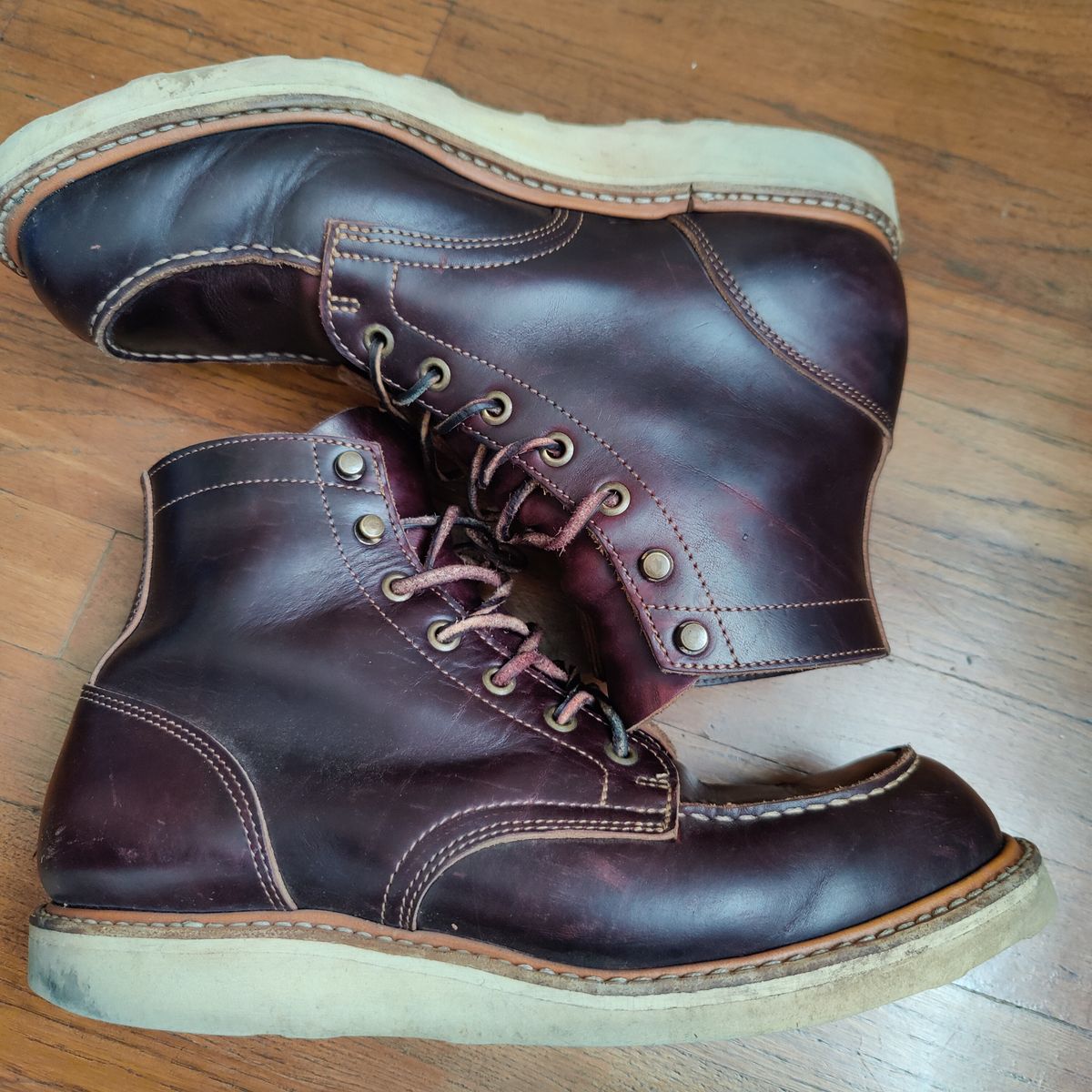 Photo by nicktamura on March 2, 2024 of the Truman Moc Toe in Seidel Oxblood Double Shot.