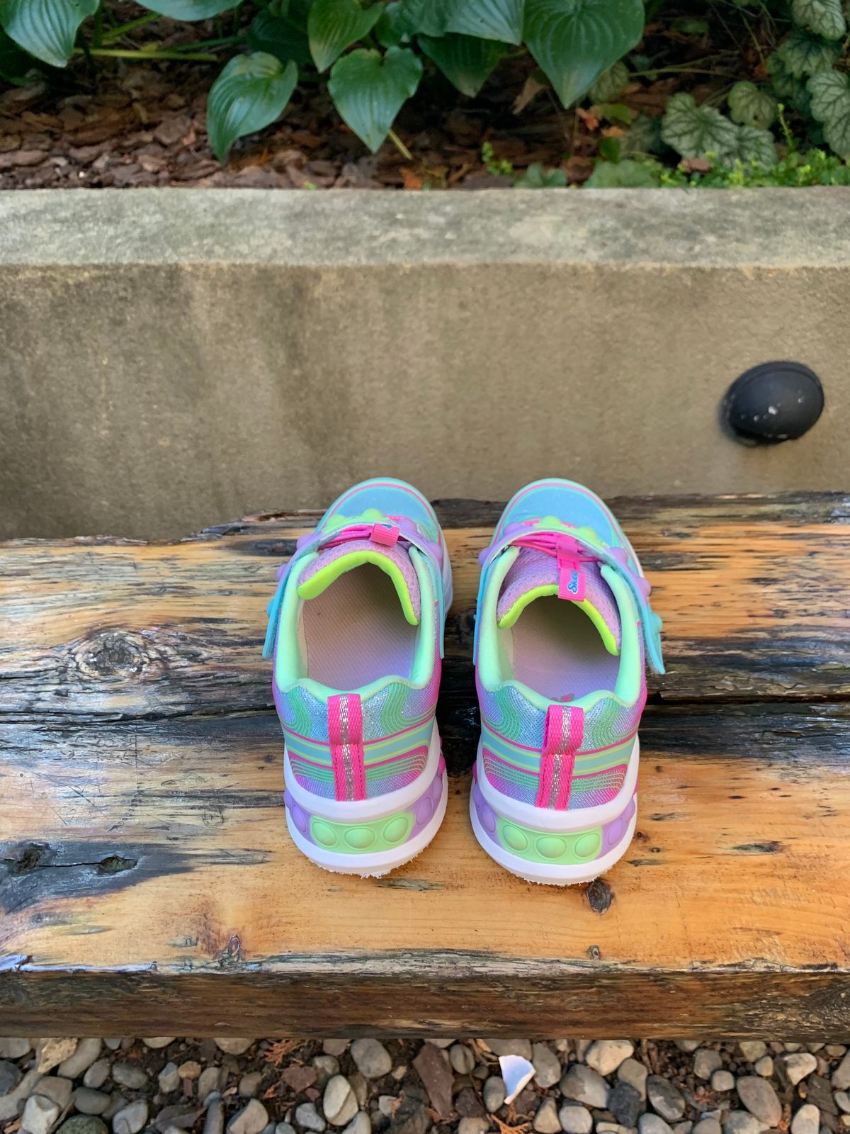 Photo by Way2Jeff on October 2, 2023 of the Skechers Kids Sport-Skech Pops in Synthetic.