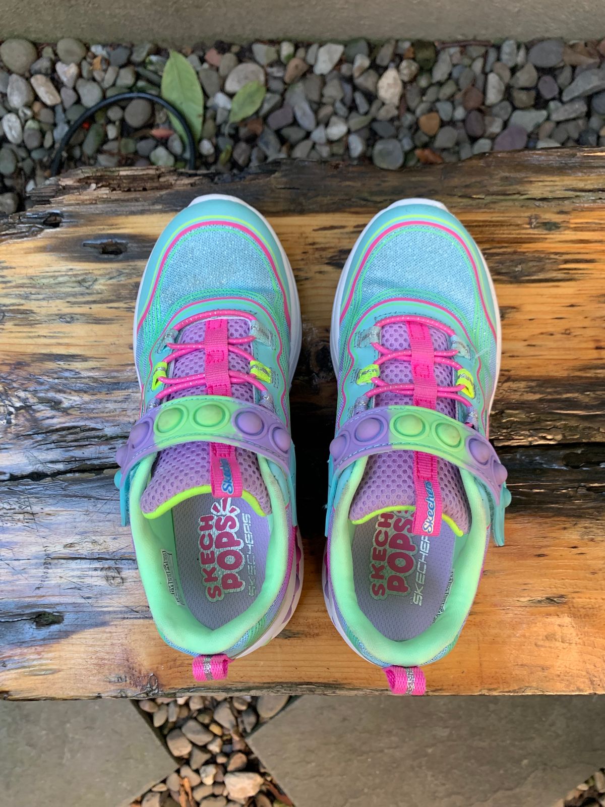 Photo by Way2Jeff on October 2, 2023 of the Skechers Kids Sport-Skech Pops in Synthetic.