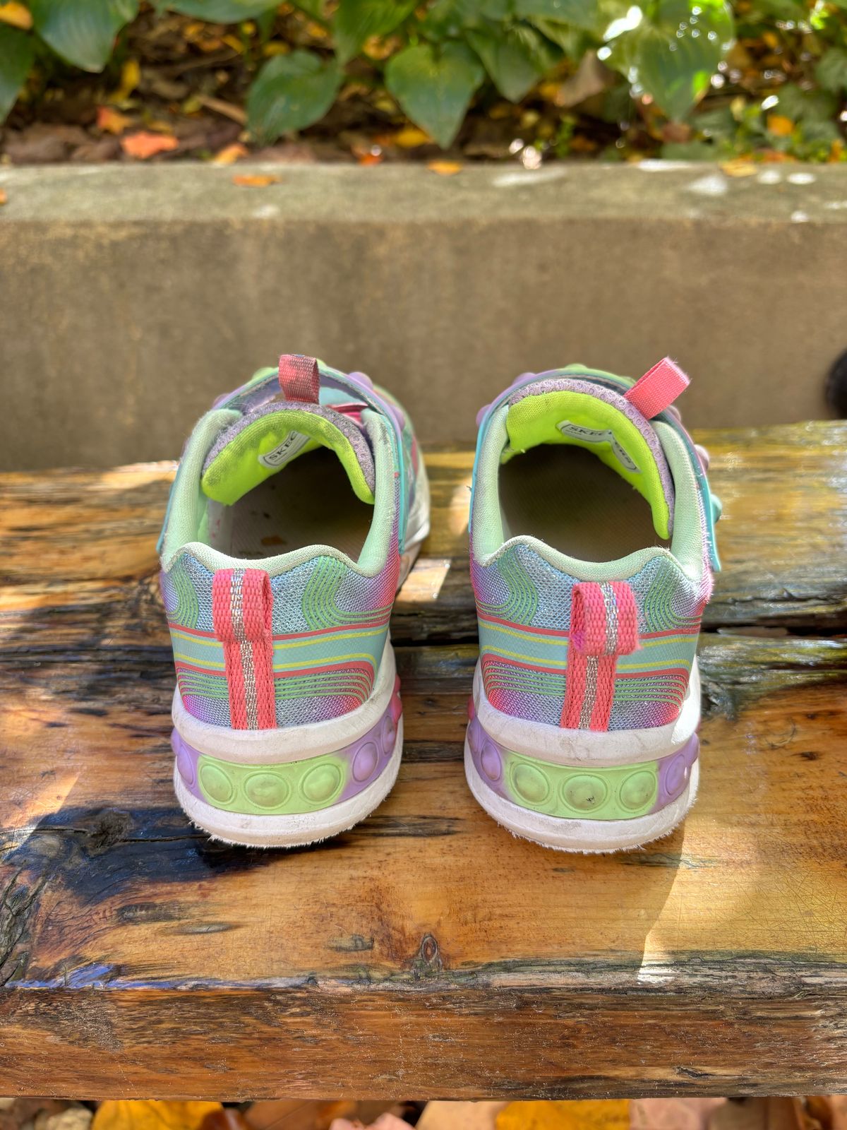 Photo by Way2Jeff on November 2, 2023 of the Skechers Kids Sport-Skech Pops in Synthetic.