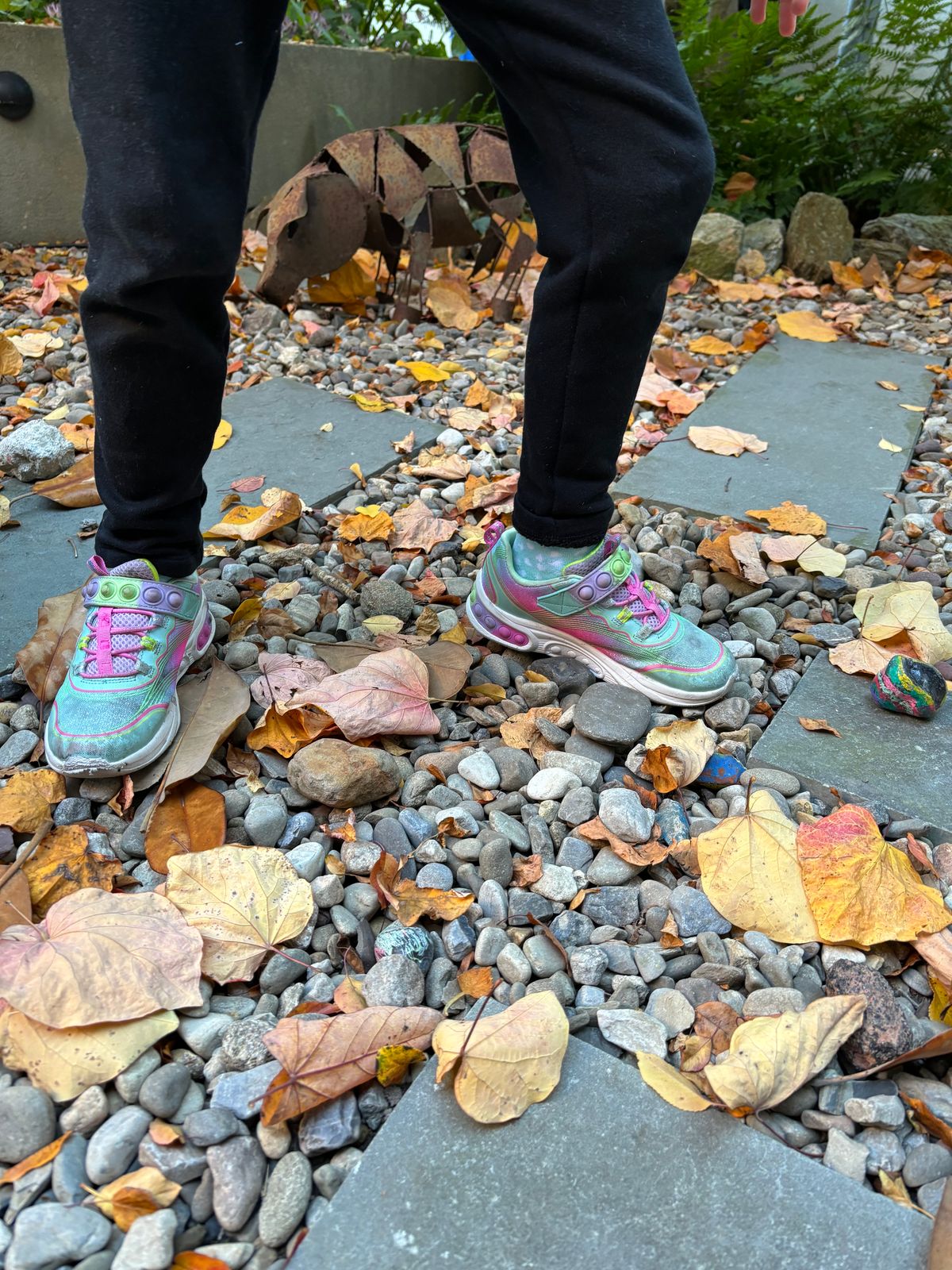 Photo by Way2Jeff on November 2, 2023 of the Skechers Kids Sport-Skech Pops in Synthetic.
