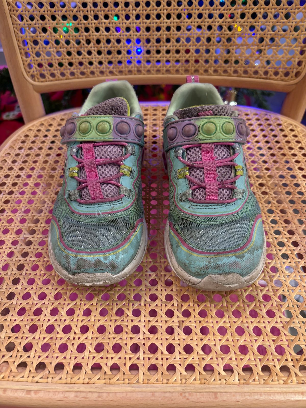Photo by Way2Jeff on December 5, 2023 of the Skechers Kids Sport-Skech Pops in Synthetic.