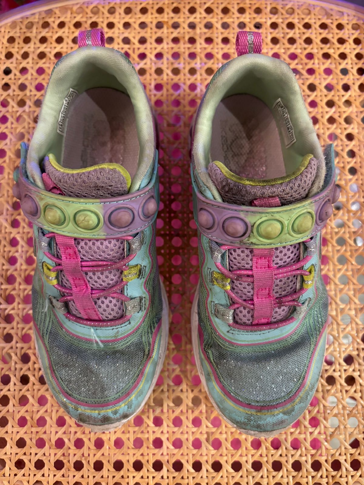 Photo by Way2Jeff on December 5, 2023 of the Skechers Kids Sport-Skech Pops in Synthetic.