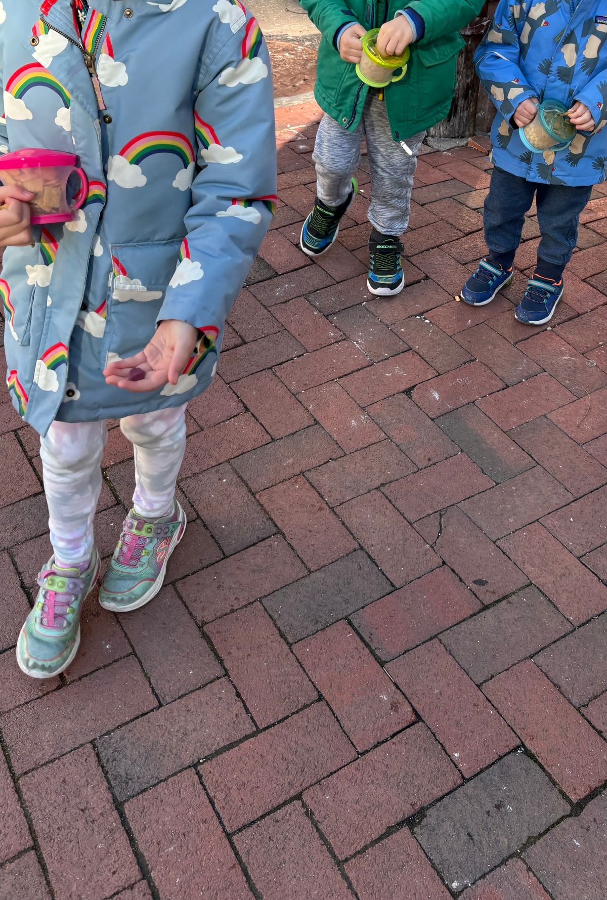 Photo by Way2Jeff on February 6, 2024 of the Skechers Kids Sport-Skech Pops in Synthetic.