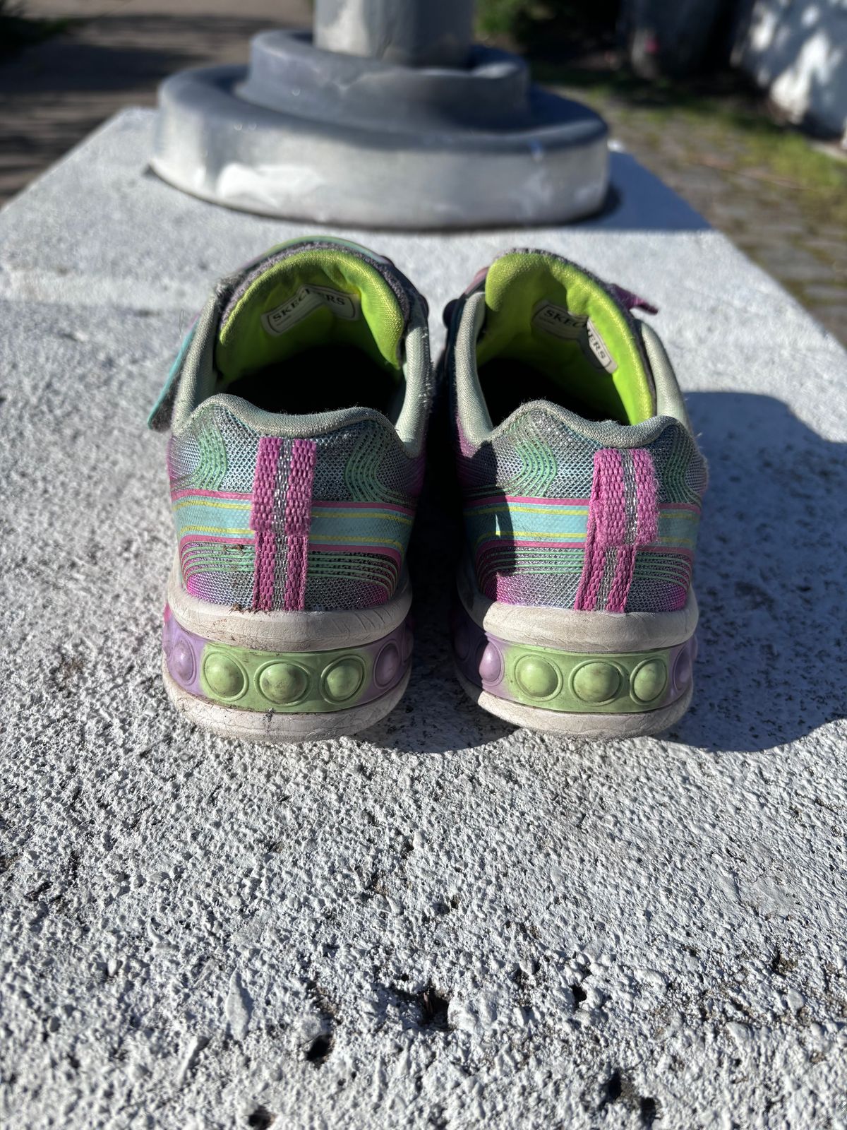 Photo by Way2Jeff on April 5, 2024 of the Skechers Kids Sport-Skech Pops in Synthetic.