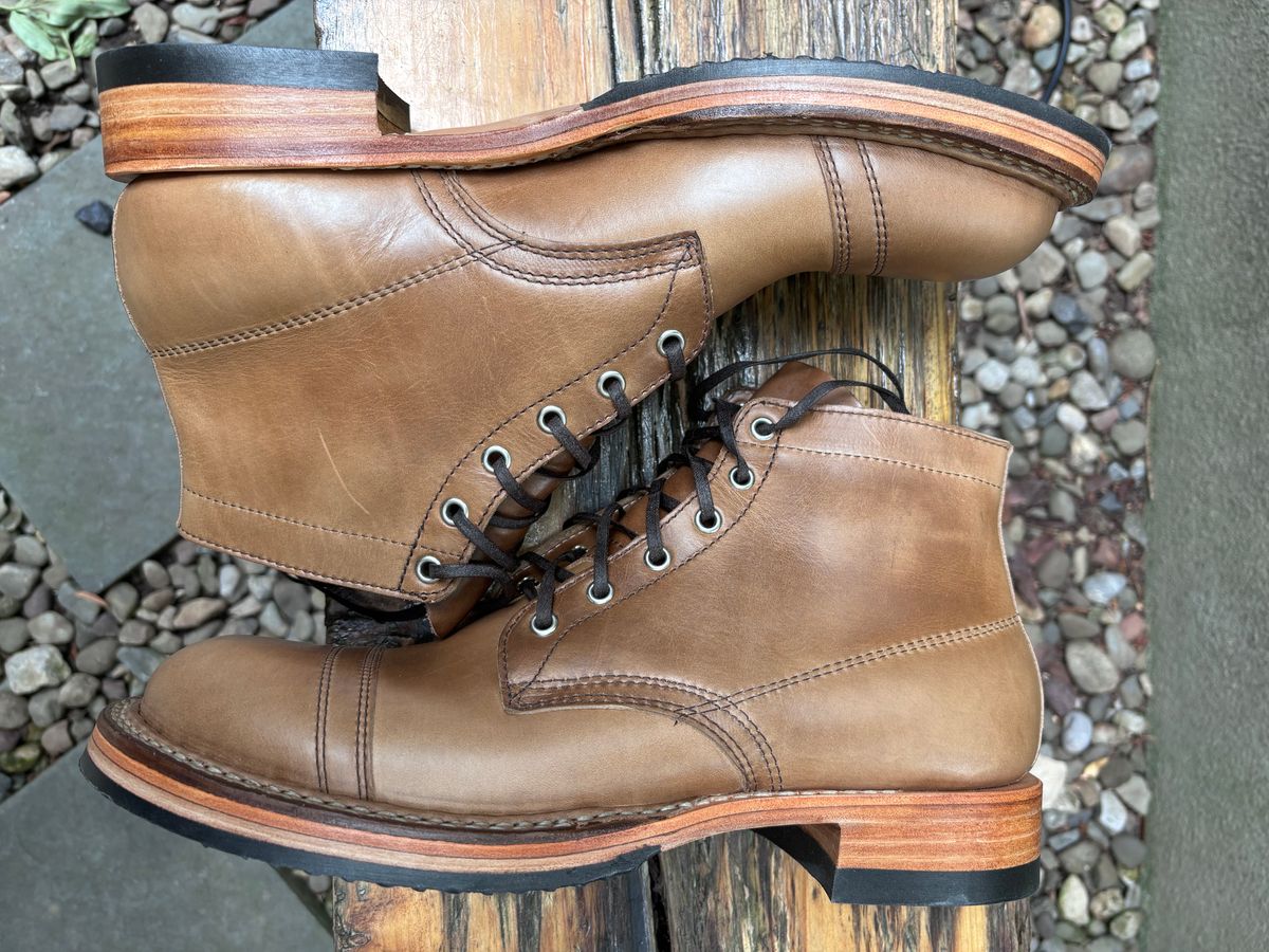 Photo by Way2Jeff on October 2, 2024 of the White's Semi-Dress in Horween Natural Chromexcel.