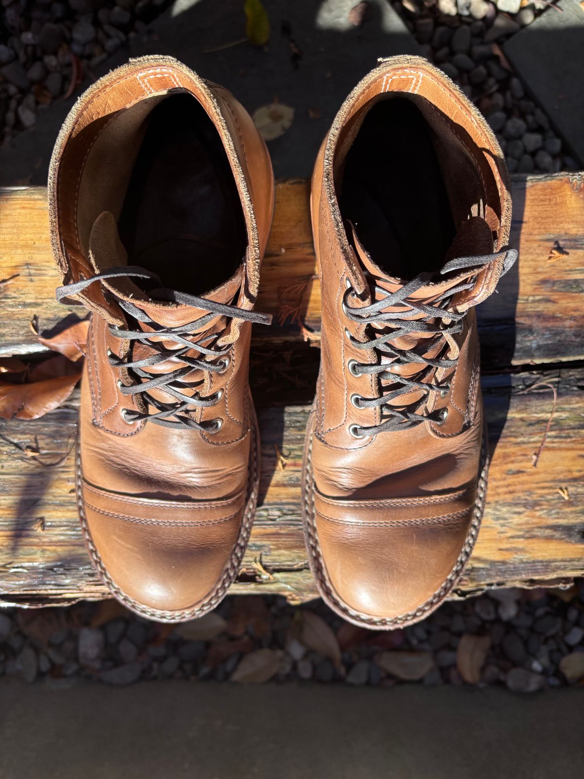 Photo by Way2Jeff on December 5, 2024 of the White's Semi-Dress in Horween Natural Chromexcel.