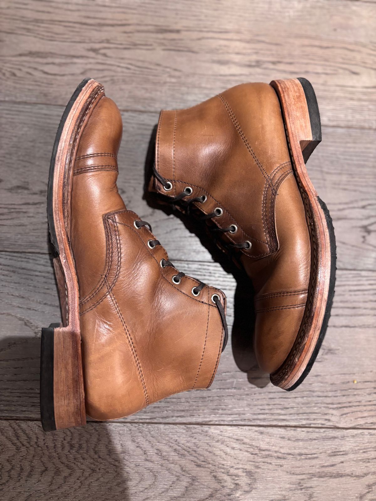 Photo by Way2Jeff on February 5, 2025 of the White's Semi-Dress in Horween Natural Chromexcel.