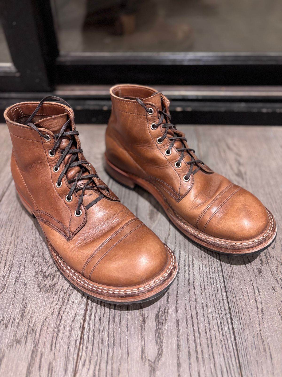 Photo by Way2Jeff on February 5, 2025 of the White's Semi-Dress in Horween Natural Chromexcel.