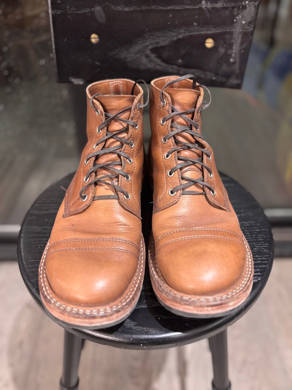Photo by Way2Jeff on March 6, 2025 of the White's Semi-Dress in Horween Natural Chromexcel.