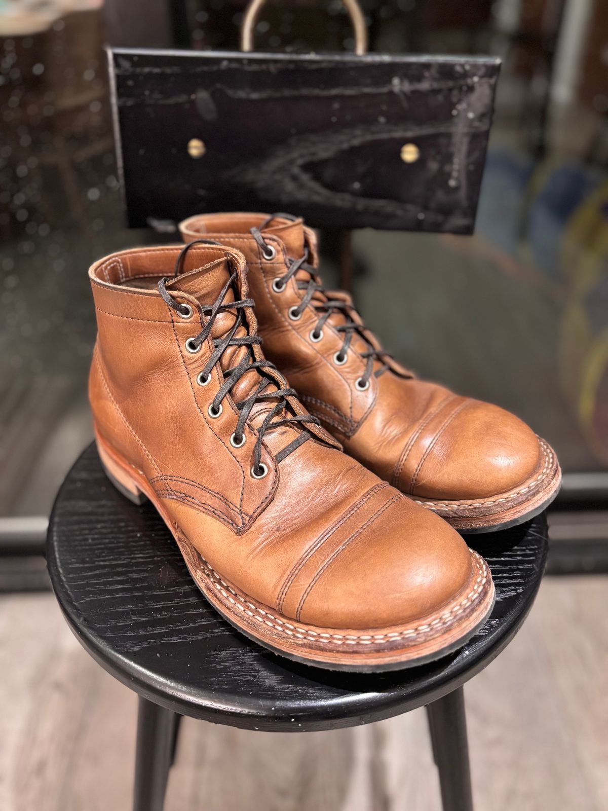 Photo by Way2Jeff on March 6, 2025 of the White's Semi-Dress in Horween Natural Chromexcel.