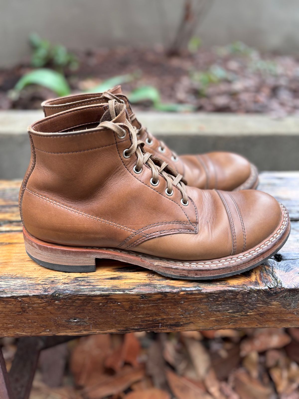 Photo by Way2Jeff on April 5, 2025 of the White's Semi-Dress in Horween Natural Chromexcel.