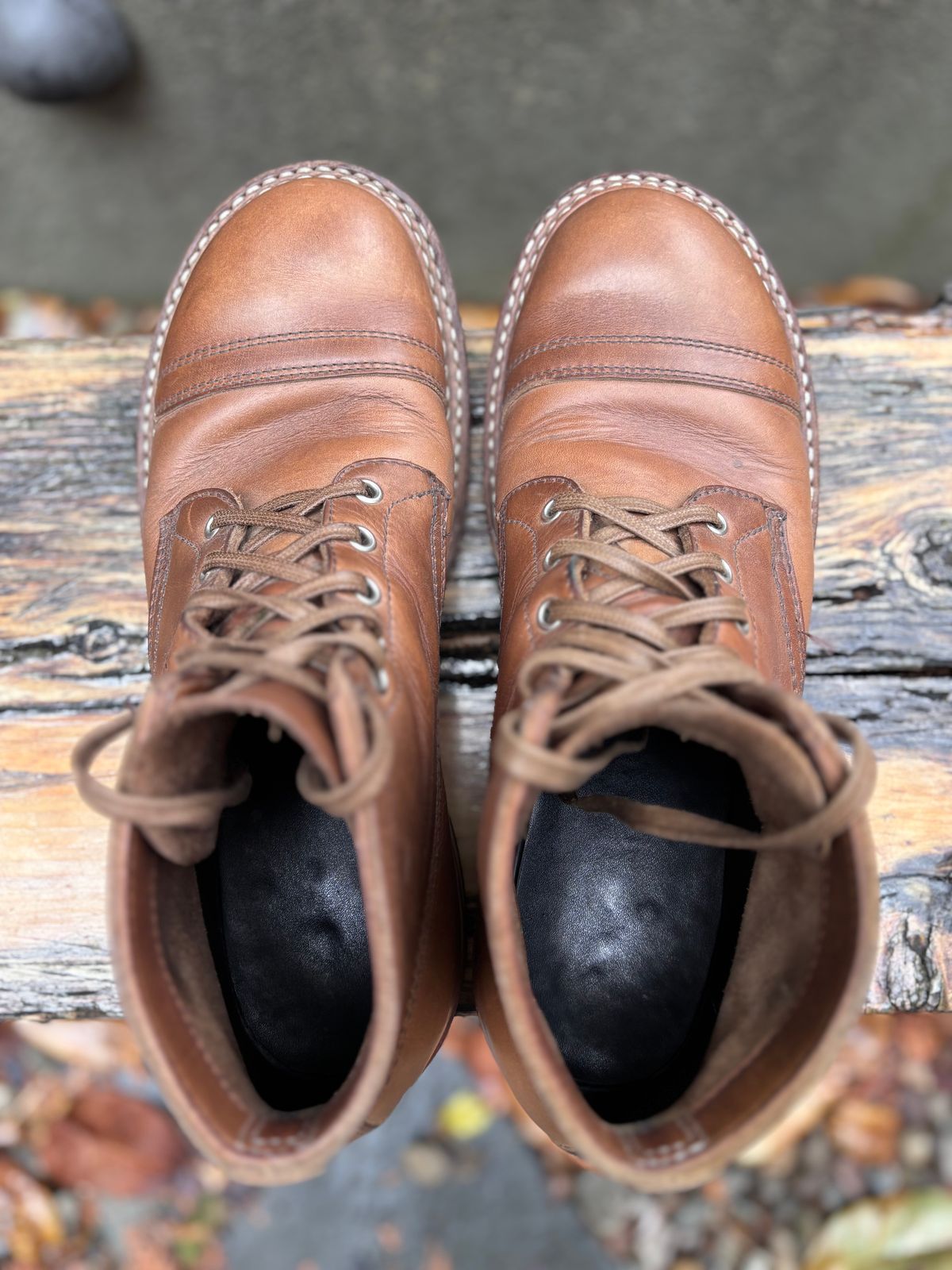 Photo by Way2Jeff on April 5, 2025 of the White's Semi-Dress in Horween Natural Chromexcel.