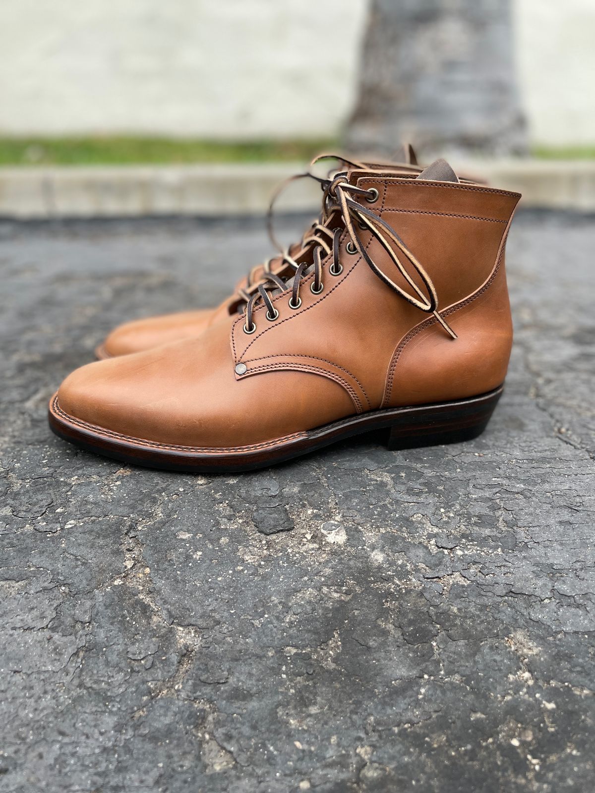 Photo by soleprofessor on October 1, 2022 of the NF Bootmaker Milton Boot in Maryam Toscanello Horsebutt.