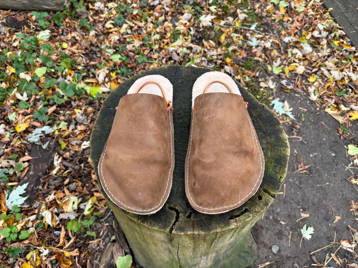 Photo by LastOfTheMohicans on November 4, 2023 of the Home Made Slipper in S.B. Foot Brown Spitfire.