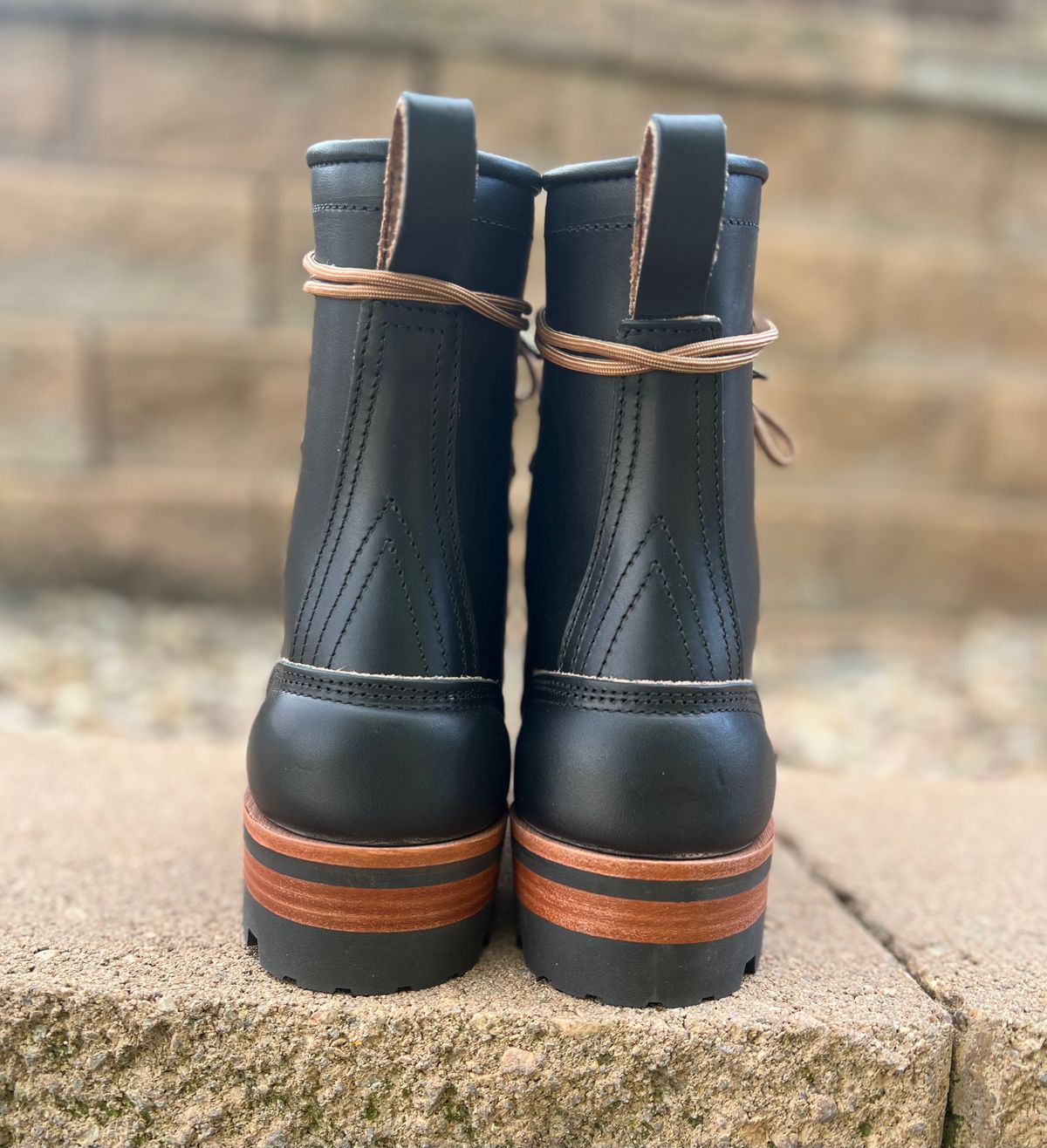 Photo by hopsandleather on October 2, 2023 of the Nicks MTO in Wickett & Craig Black Oiled Latigo.