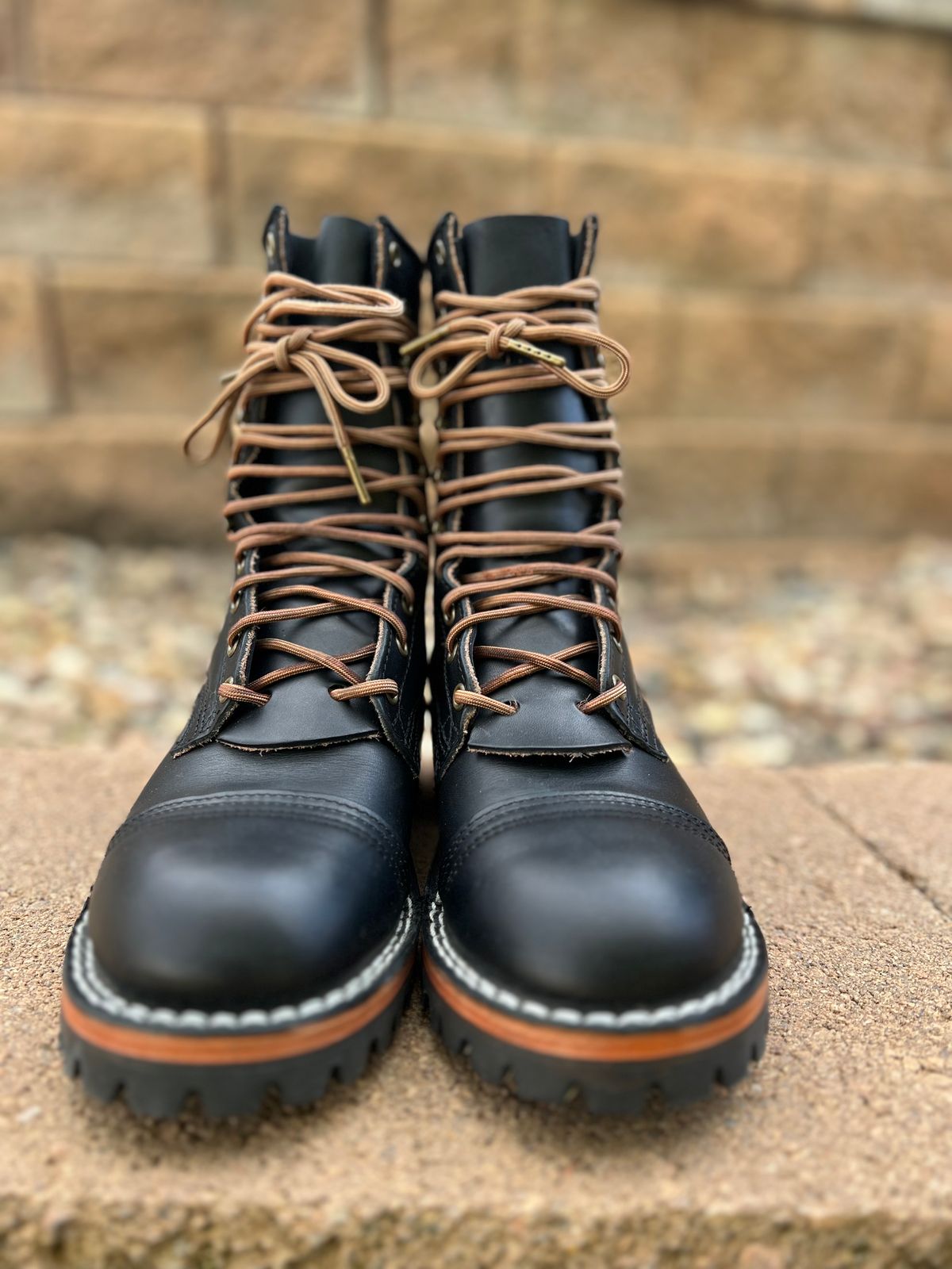 Photo by hopsandleather on October 2, 2023 of the Nicks MTO in Wickett & Craig Black Oiled Latigo.