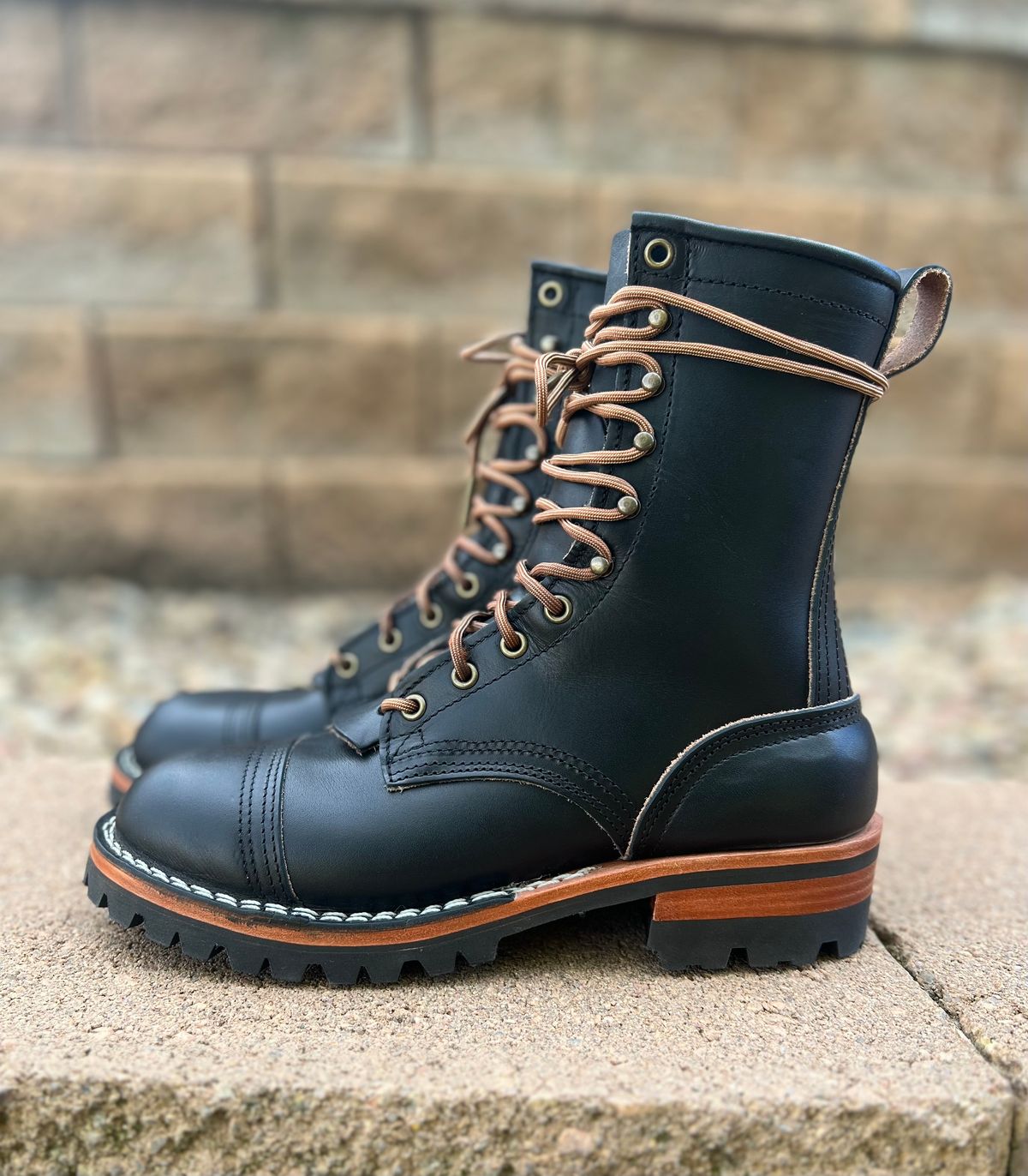 Photo by hopsandleather on October 2, 2023 of the Nicks MTO in Wickett & Craig Black Oiled Latigo.