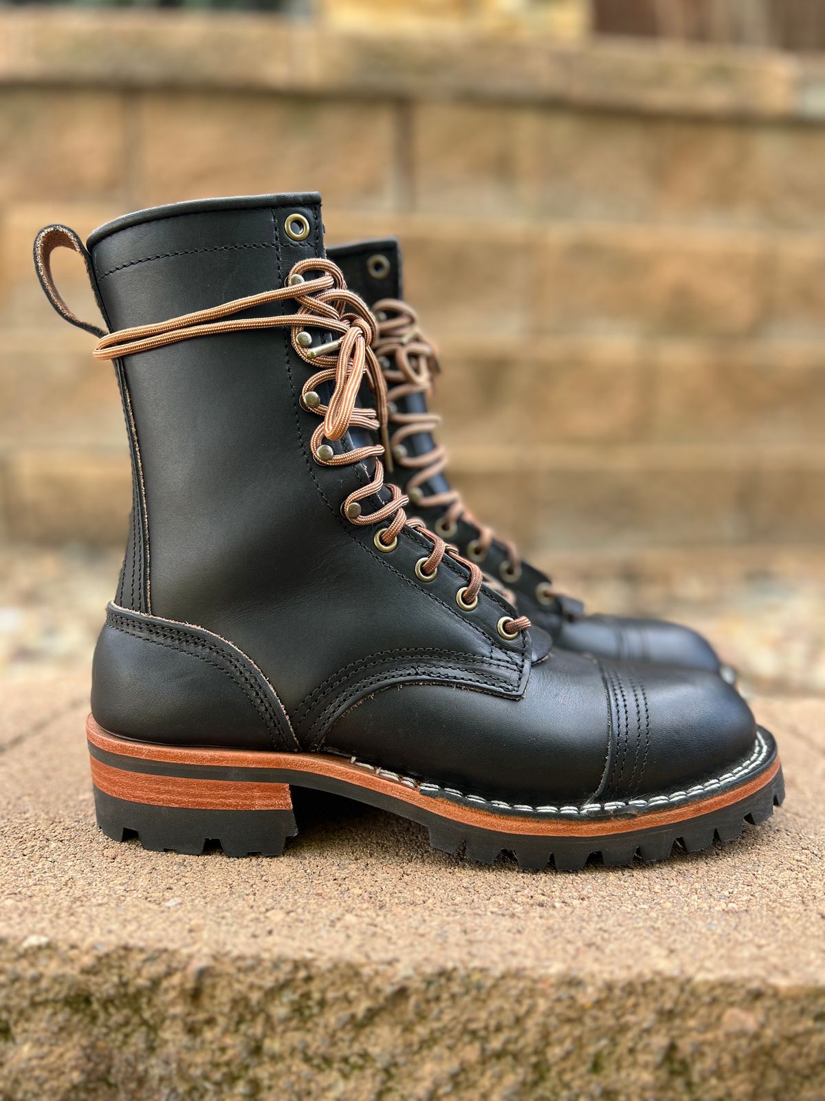 Photo by hopsandleather on October 2, 2023 of the Nicks MTO in Wickett & Craig Black Oiled Latigo.