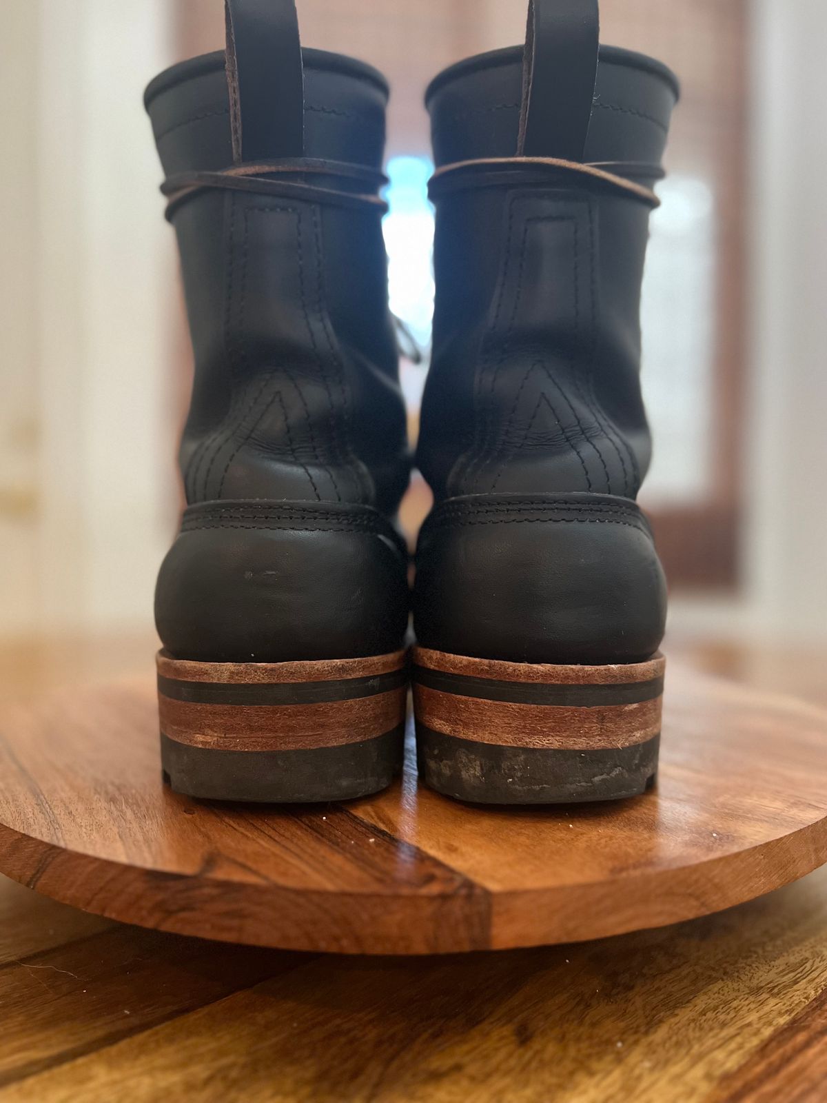 Photo by hopsandleather on November 3, 2023 of the Nicks MTO in Wickett & Craig Black Oiled Latigo.