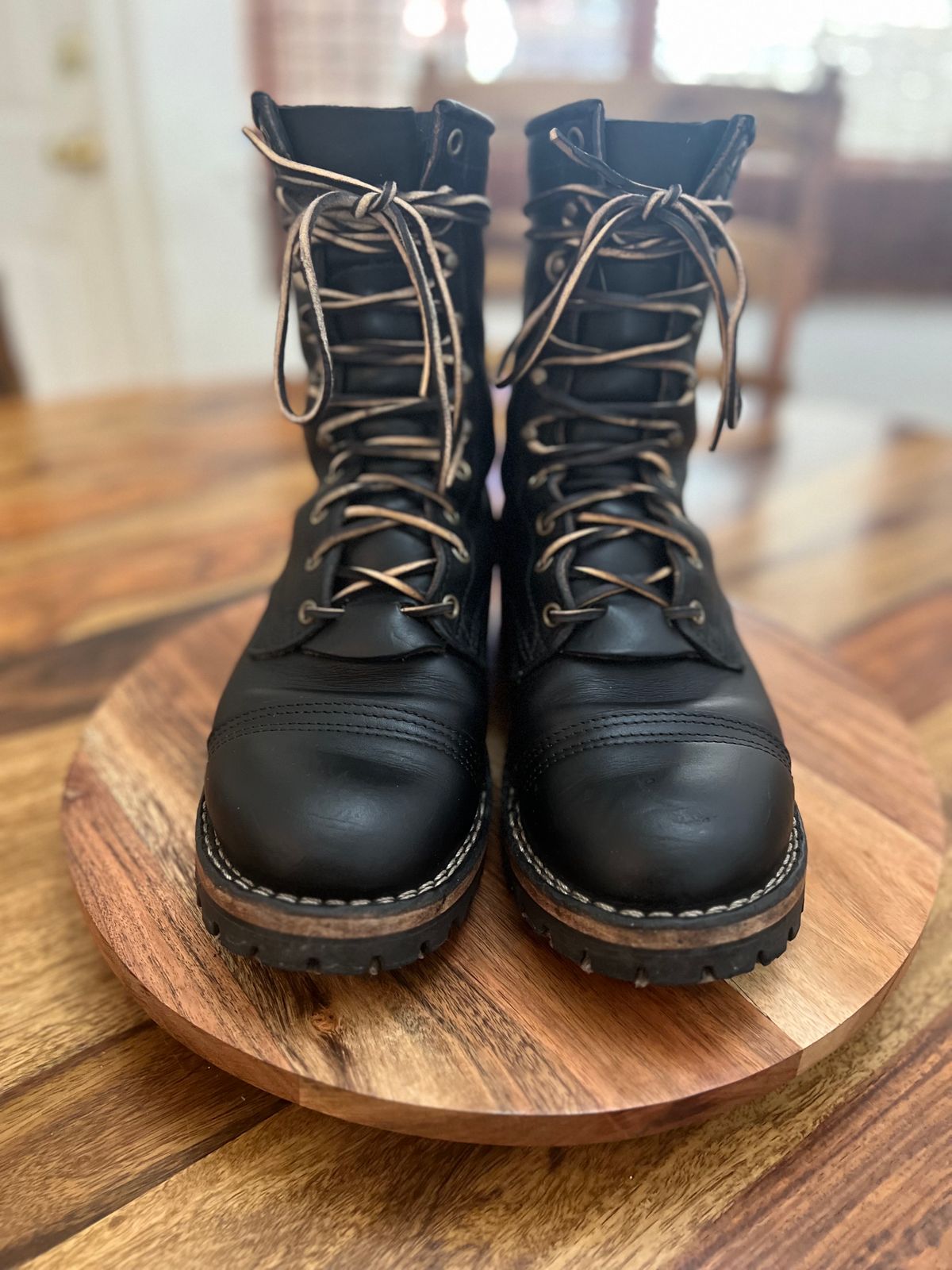 Photo by hopsandleather on November 3, 2023 of the Nicks MTO in Wickett & Craig Black Oiled Latigo.
