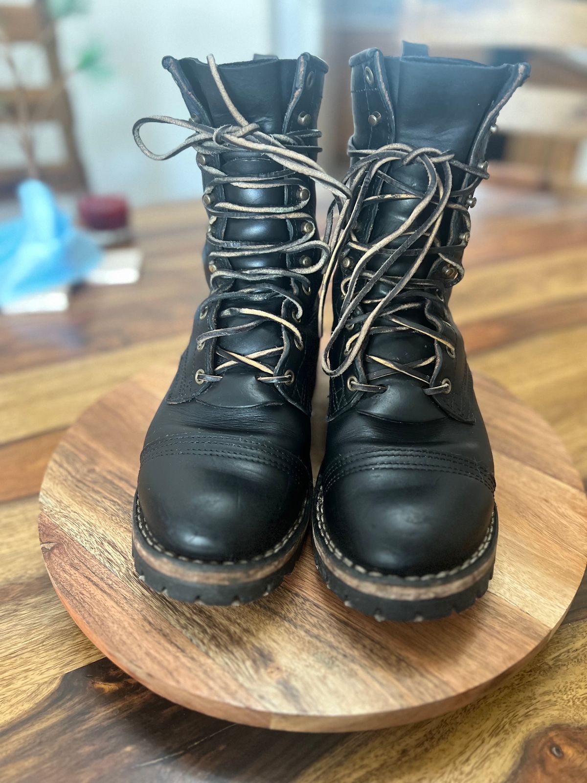 Photo by hopsandleather on December 4, 2023 of the Nicks MTO in Wickett & Craig Black Oiled Latigo.