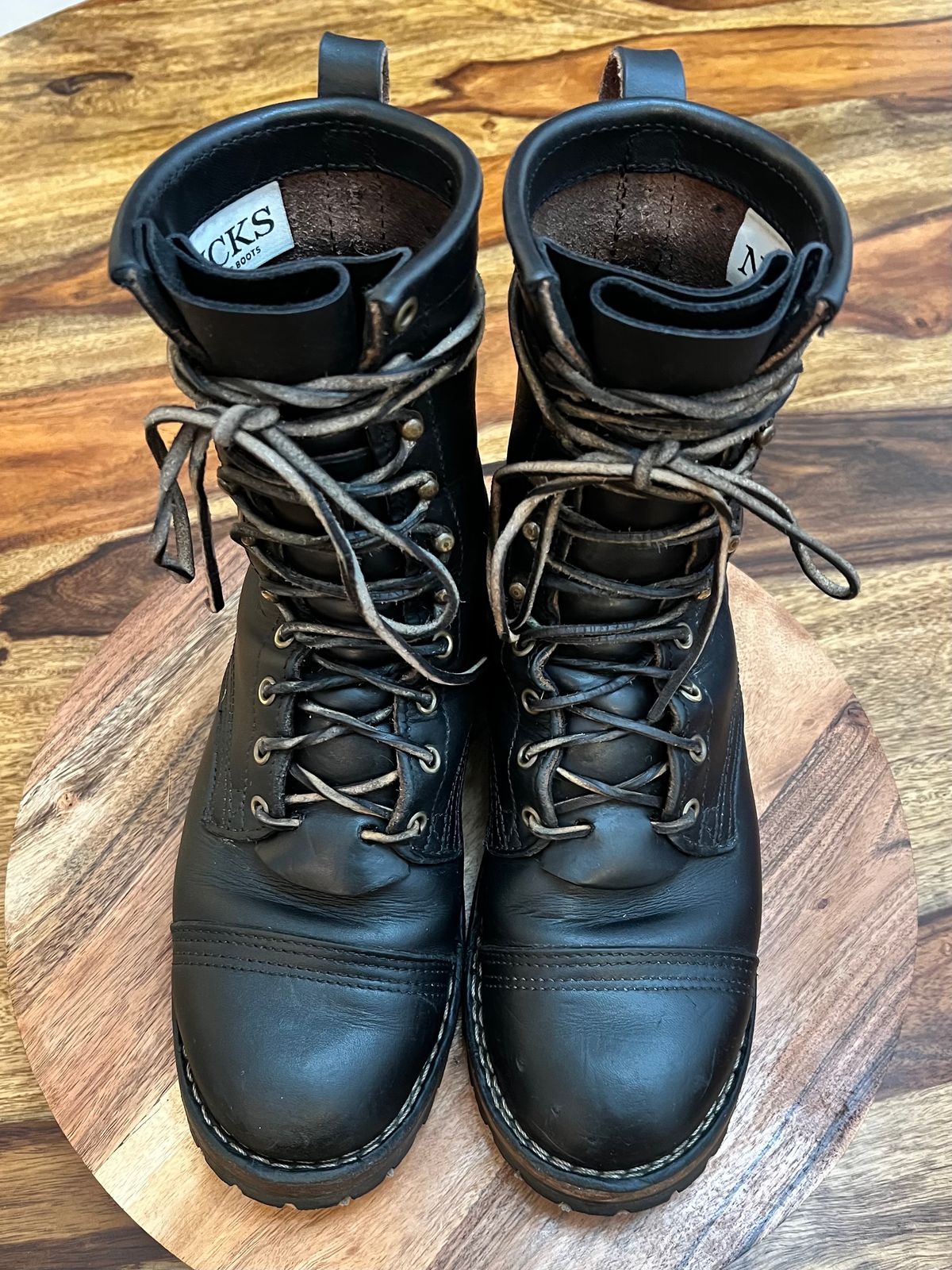 Photo by hopsandleather on February 6, 2024 of the Nicks MTO in Wickett & Craig Black Oiled Latigo.