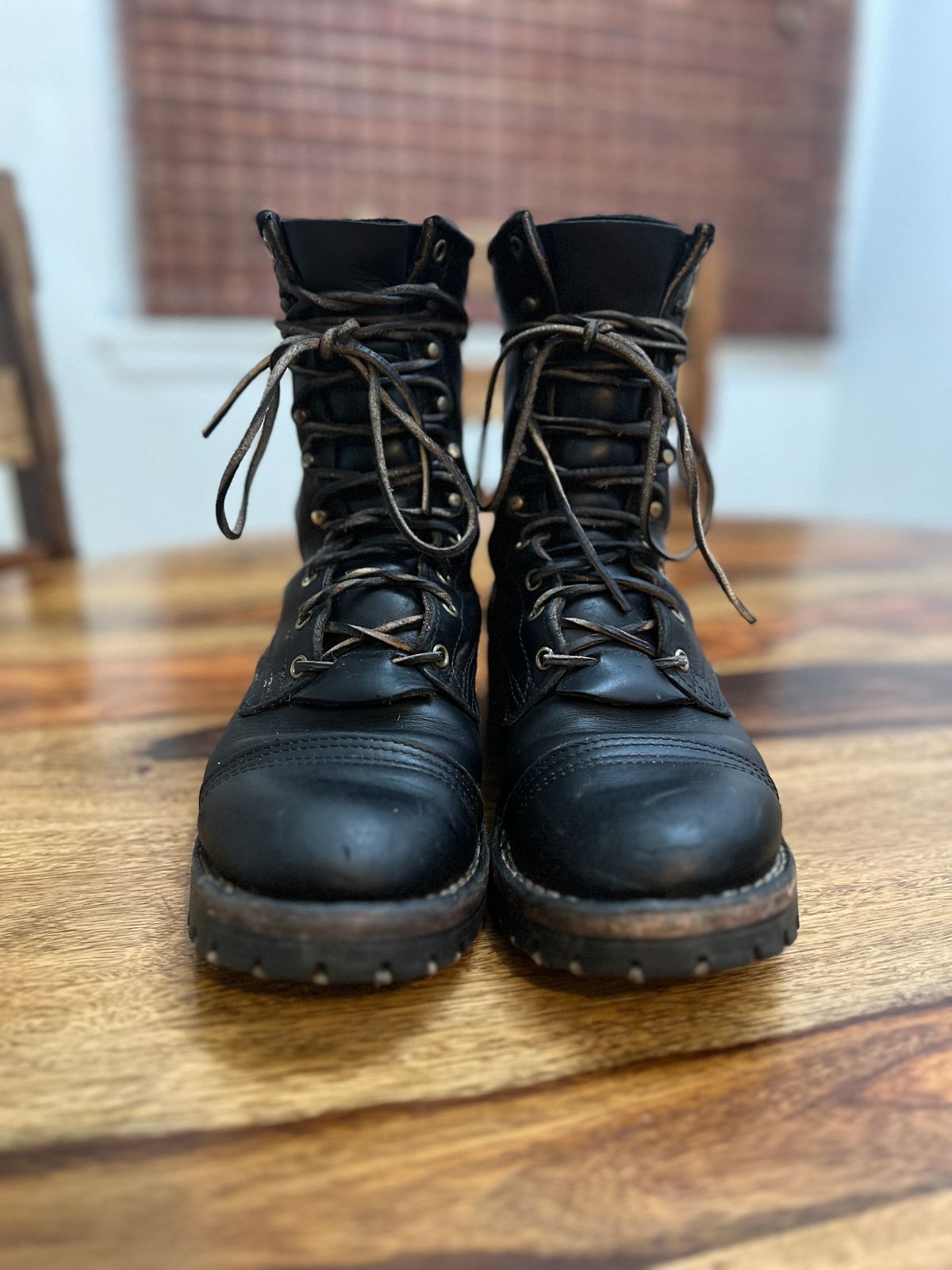Photo by hopsandleather on March 5, 2024 of the Nicks MTO in Wickett & Craig Black Oiled Latigo.