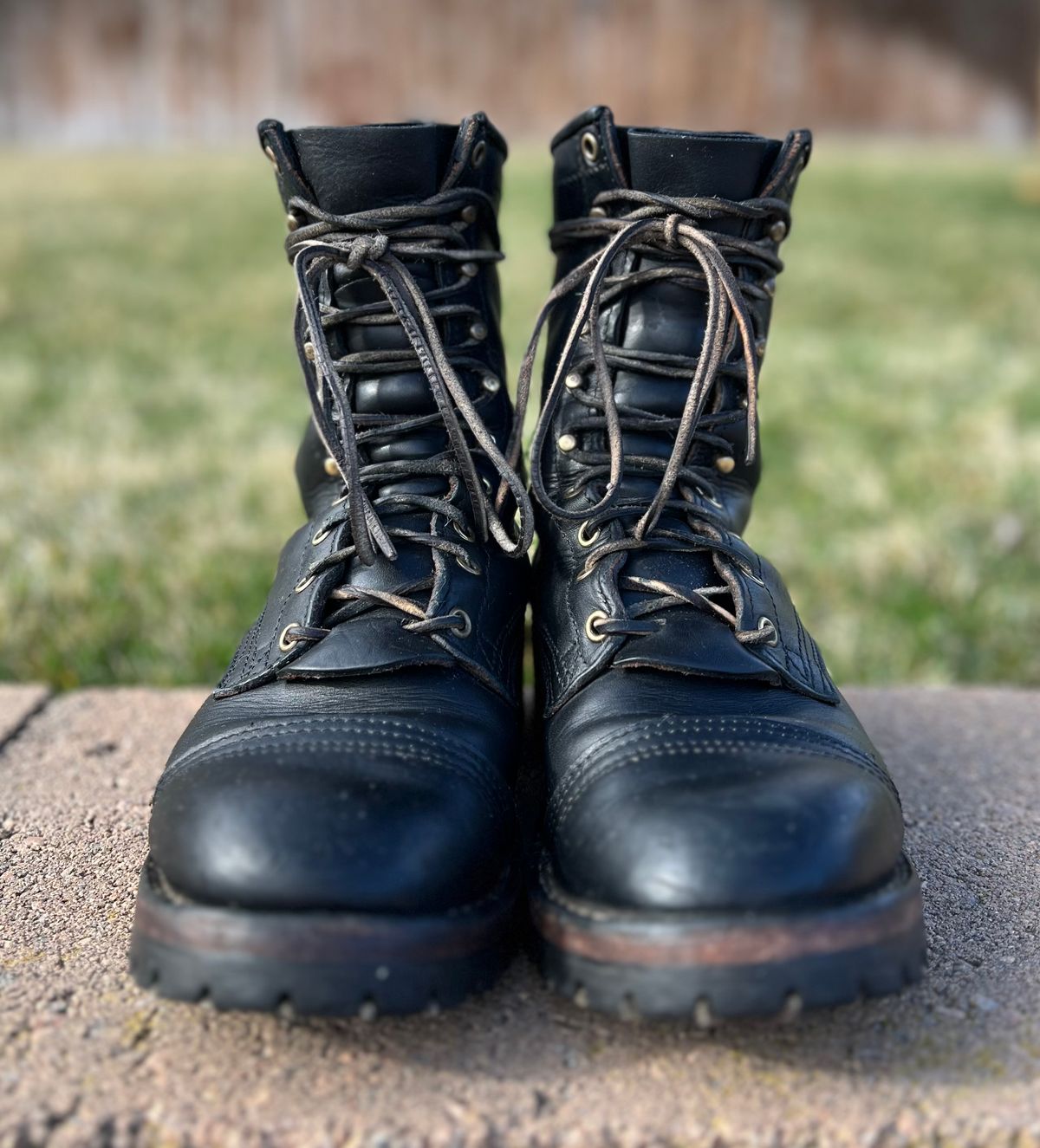 Photo by hopsandleather on April 5, 2024 of the Nicks MTO in Wickett & Craig Black Oiled Latigo.