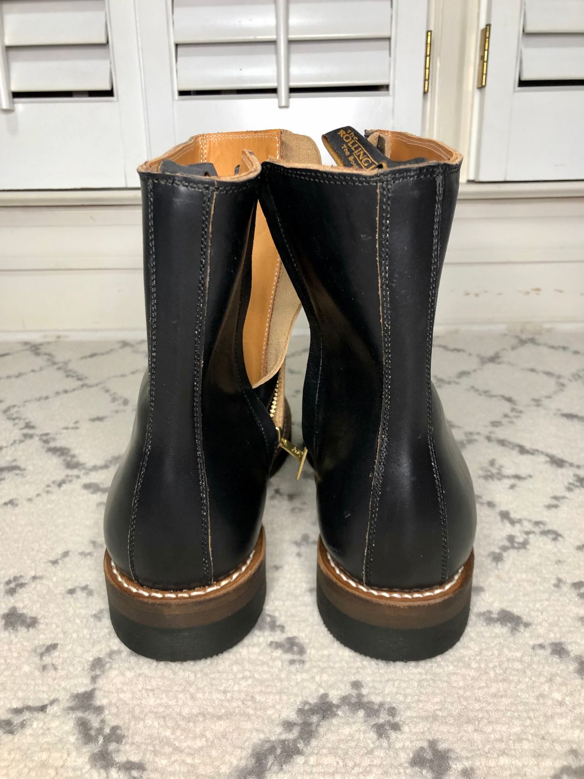 Photo by snakeplisskin on October 3, 2022 of the Rolling Dub Trio Casper Boot in Horween Black Teacore Chromexcel.