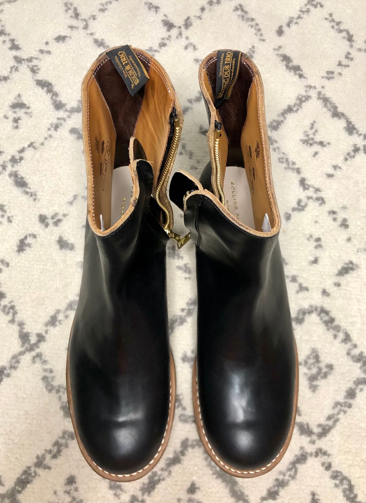 Photo by snakeplisskin on October 3, 2022 of the Rolling Dub Trio Casper Boot in Horween Black Teacore Chromexcel.