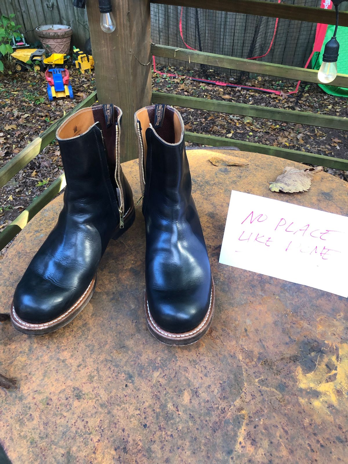 Photo by snakeplisskin on November 1, 2022 of the Rolling Dub Trio Casper Boot in Horween Black Teacore Chromexcel.