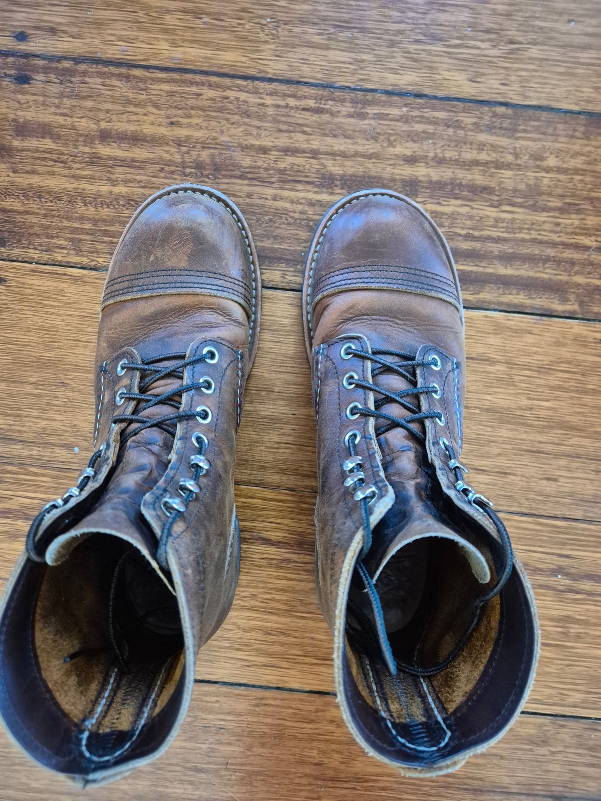 Photo by avizham on November 4, 2024 of the Red Wing Iron Ranger in S.B. Foot Copper Rough and Tough.