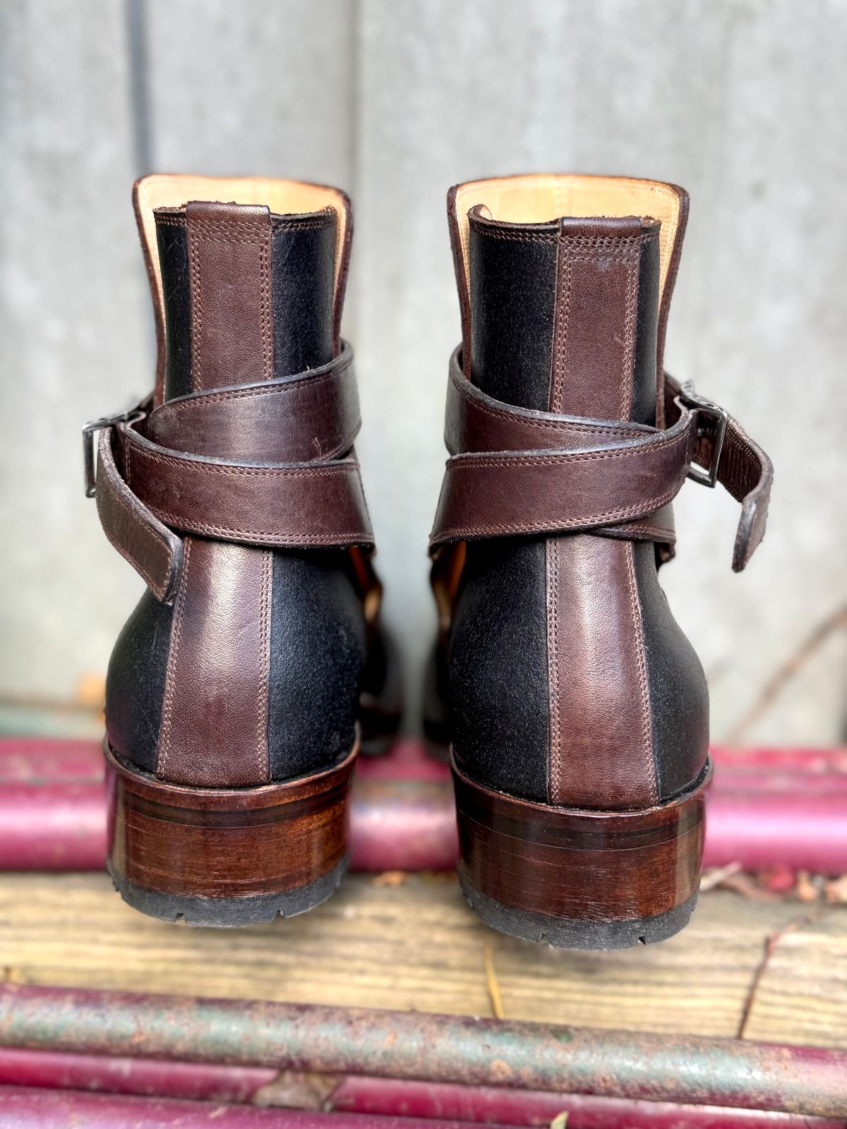 Photo by amara on October 1, 2025 of the Amara hark-weber Custom in Horween Black Waxed Flesh.