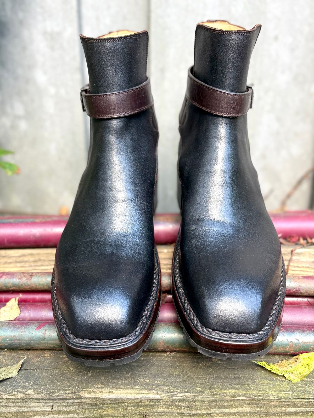Photo by amara on October 1, 2025 of the Amara hark-weber Custom in Horween Black Waxed Flesh.