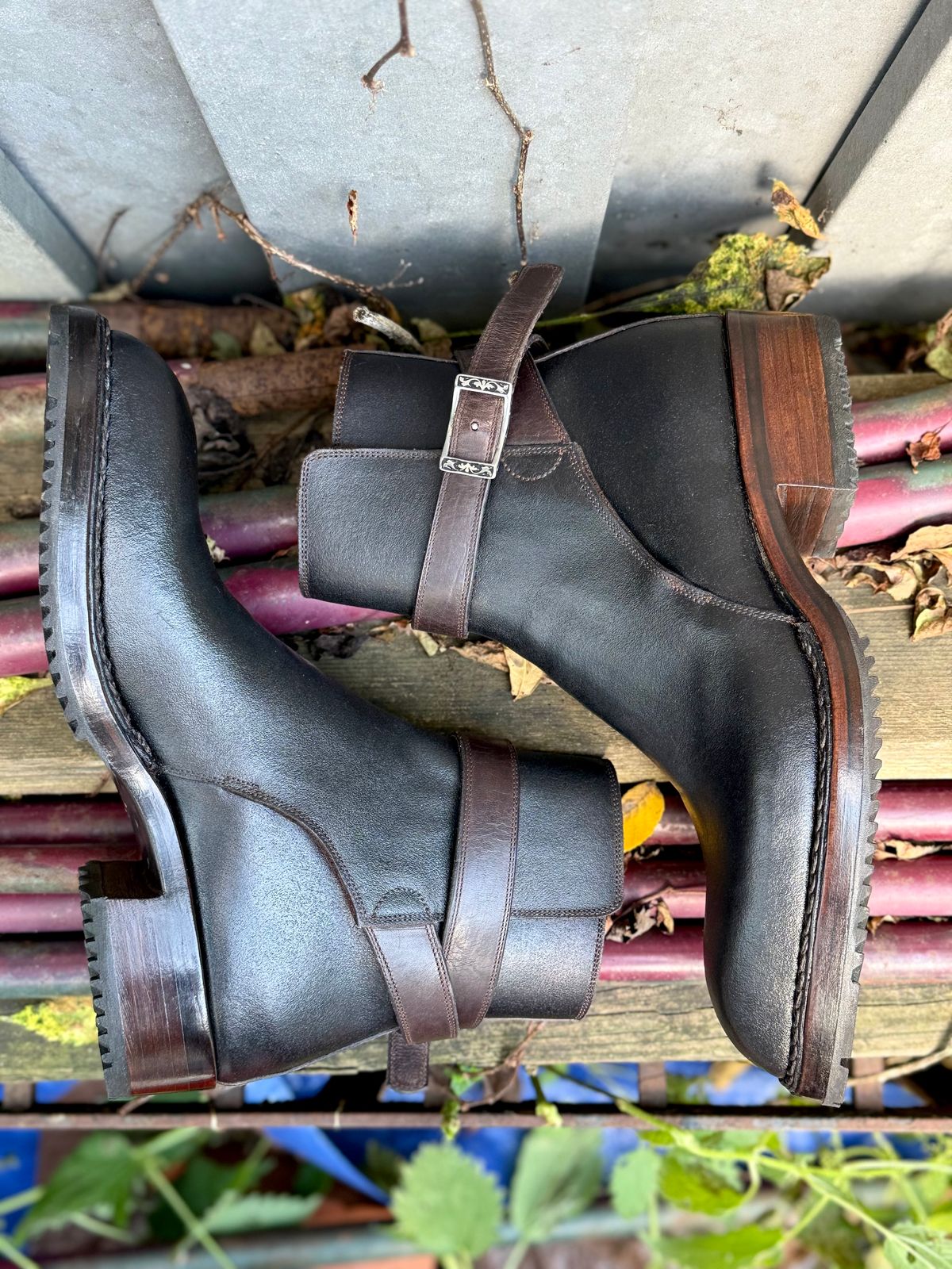 Photo by amara on October 1, 2025 of the Amara hark-weber Custom in Horween Black Waxed Flesh.