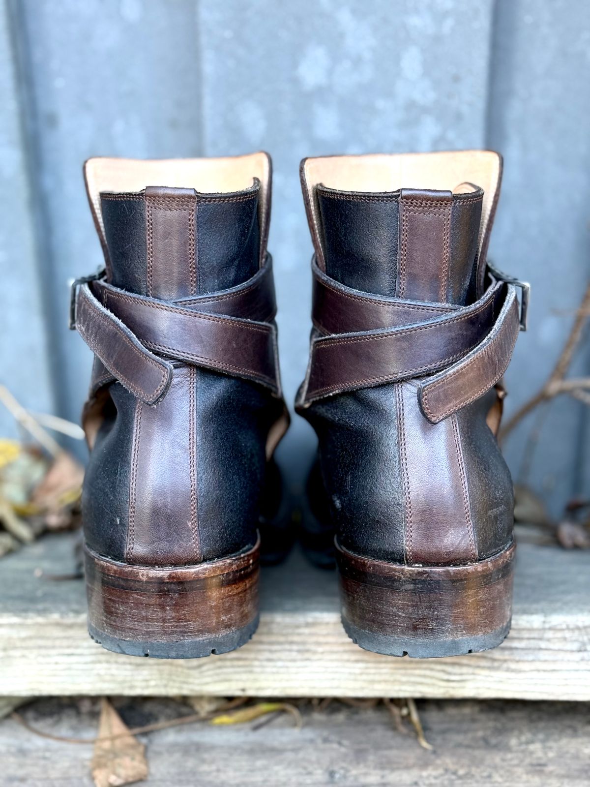 Photo by amara on November 3, 2025 of the Amara hark-weber Custom in Horween Black Waxed Flesh.