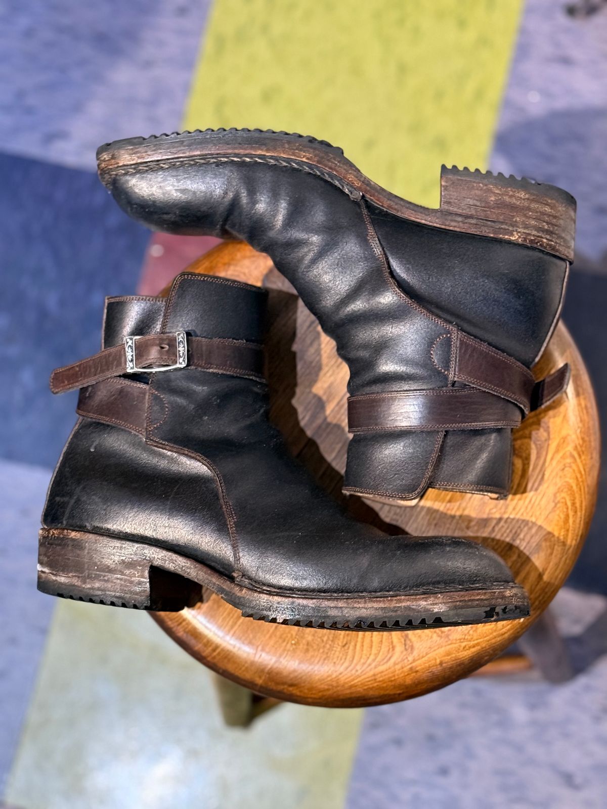 Photo by amara on January 2, 2026 of the Amara hark-weber Custom in Horween Black Waxed Flesh.