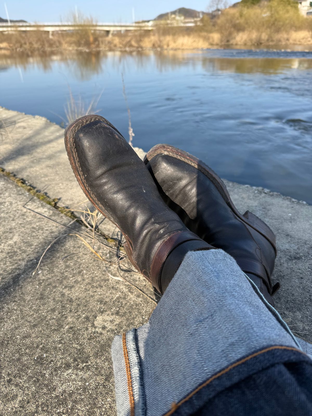 Photo by amara on March 1, 2026 of the Amara hark-weber Custom in Horween Black Waxed Flesh.