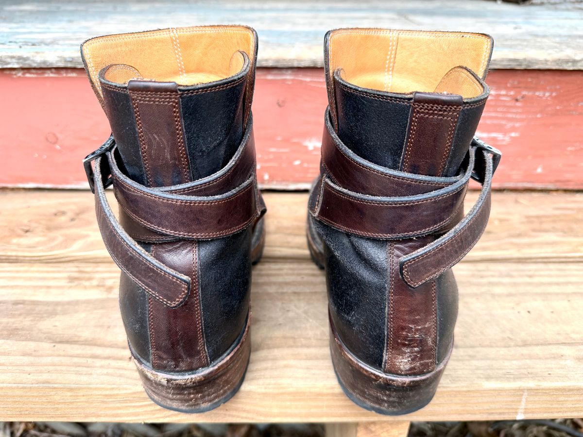 Photo by amara on April 3, 2026 of the Amara hark-weber Custom in Horween Black Waxed Flesh.