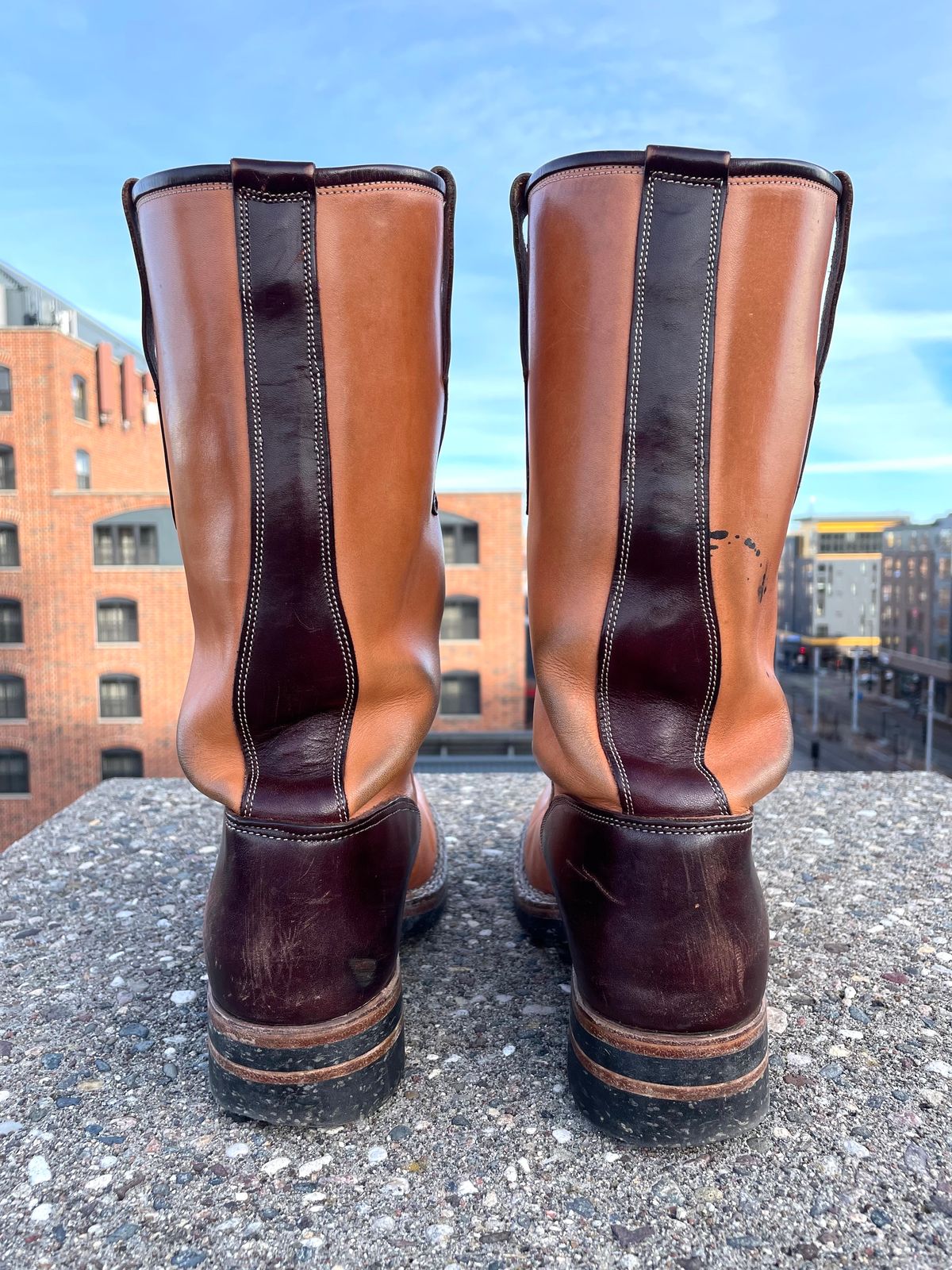 Photo by amara on February 1, 2024 of the Amara Hark-Weber Custom Model in Wickett & Craig Natural Glazed Harness.