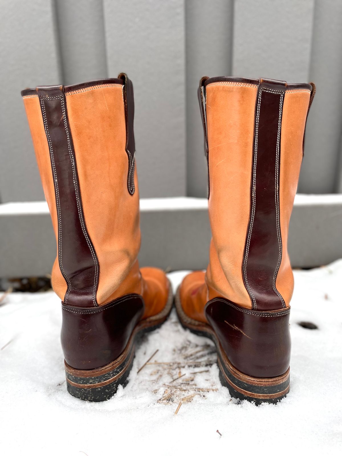 Photo by amara on January 1, 2024 of the Amara Hark-Weber Custom Model in Wickett & Craig Natural Glazed Harness.