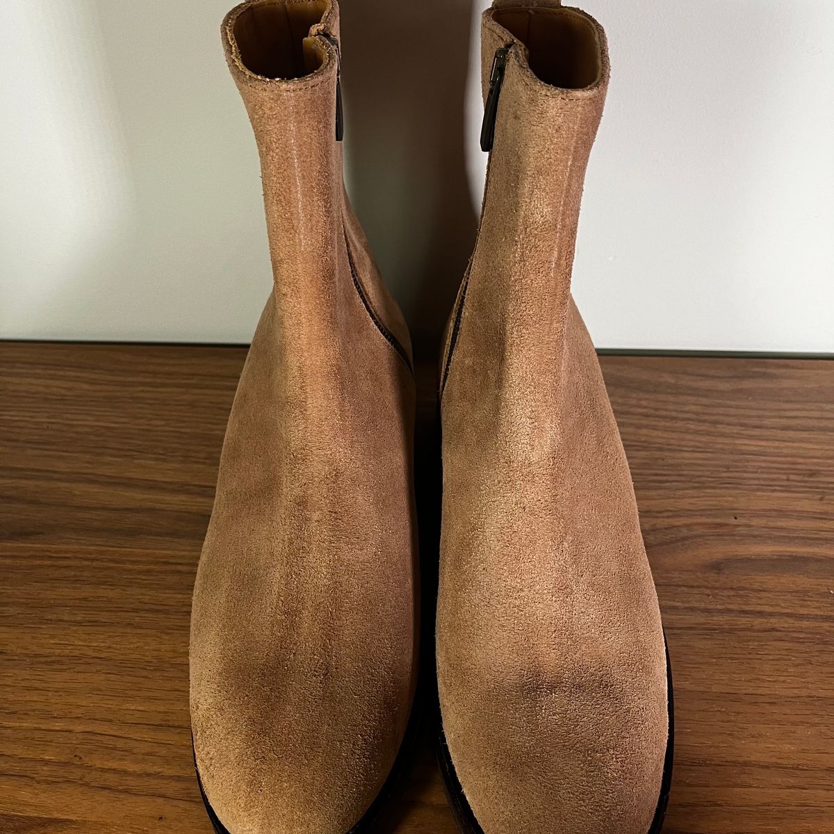 Photo by jamesherlihy on November 2, 2023 of the Viberg herald in Eco Veg Fallow Suede Roughout.