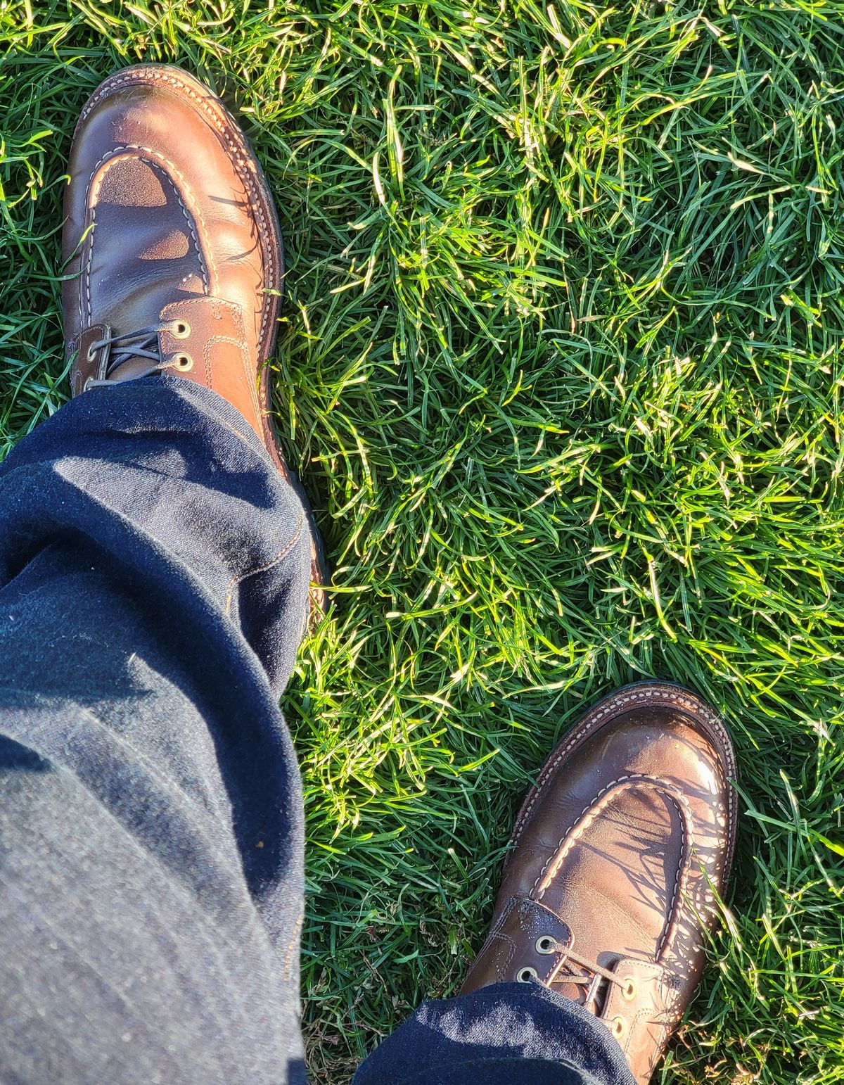 Photo by ejw on October 12, 2022 of the Grant Stone Brass Boot in Horween Crimson Chromexcel.